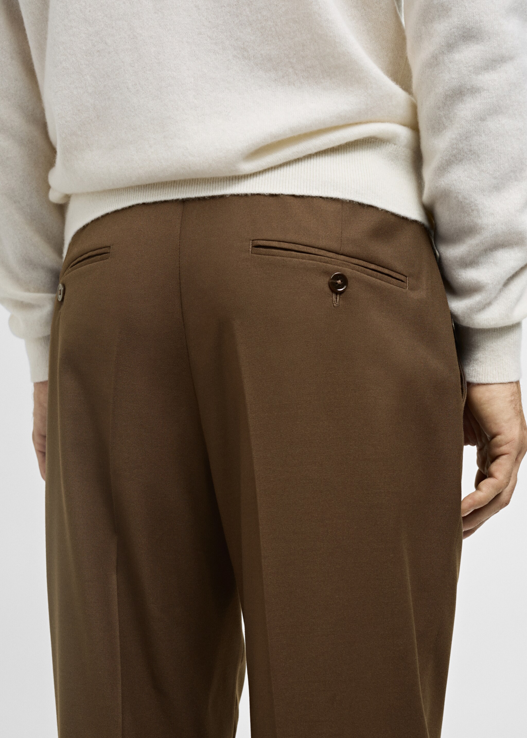 Slim-fit suit trousers - Details of the article 6, Brown. Ref: 77015975-00.