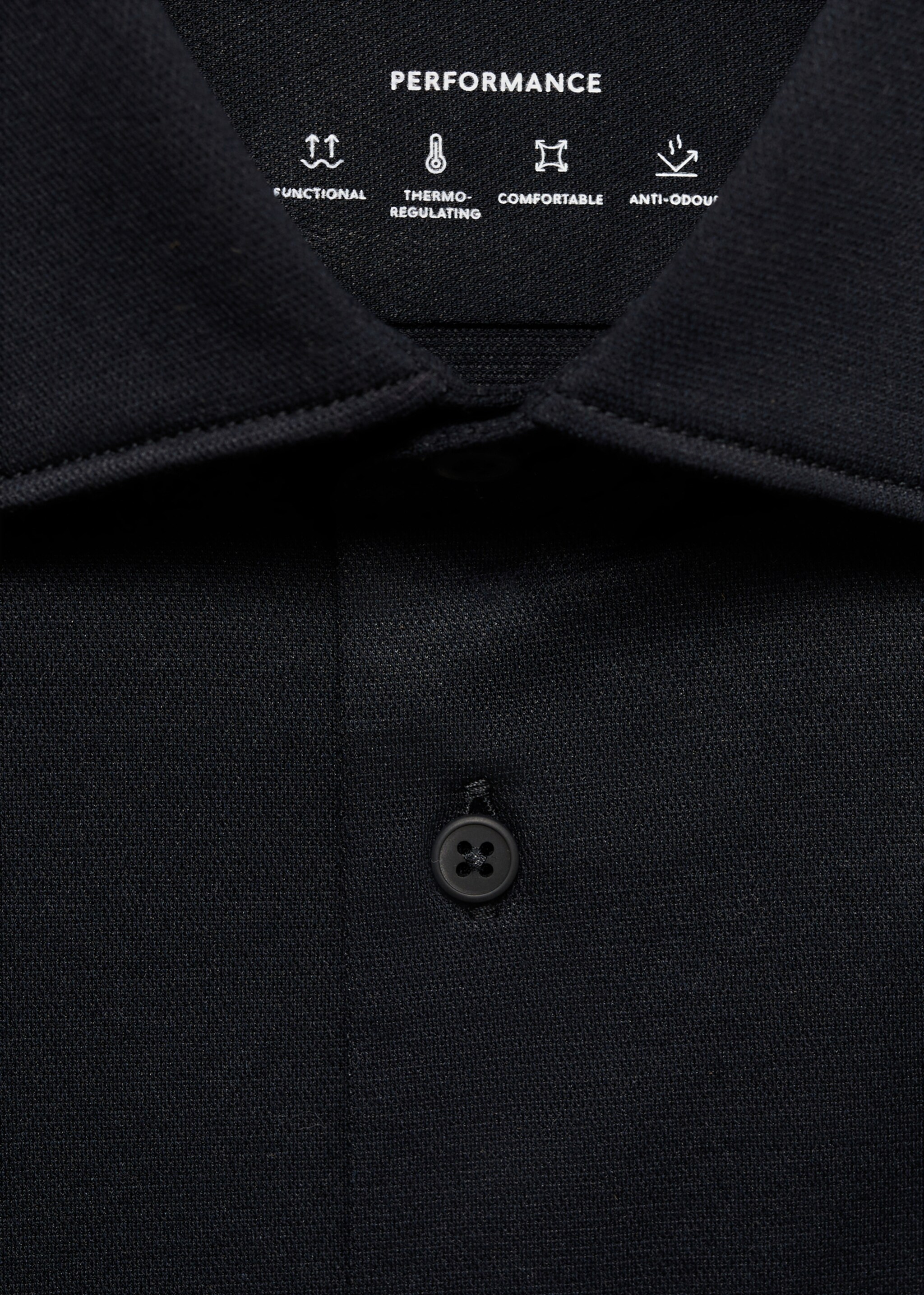 Chemise regular-fit infroissable - Détail de l'article 8, Bleu marine foncé. Ref: 77015984-00.