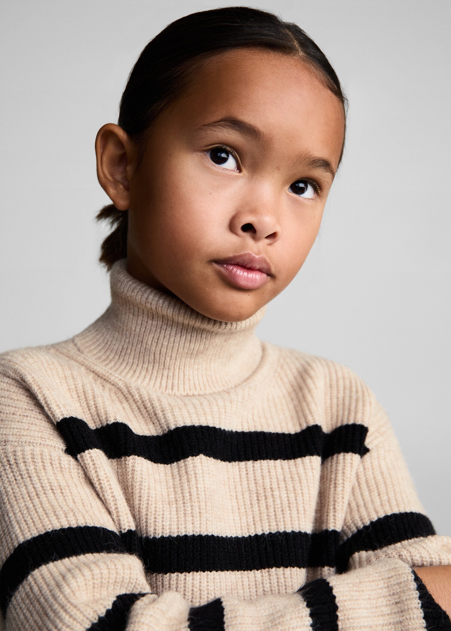 Stand-collar striped sweater - Details of the article 1