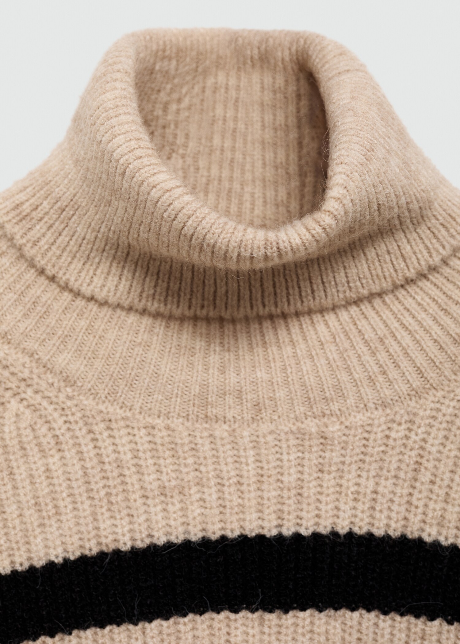 Stand-collar striped sweater - Details of the article 8