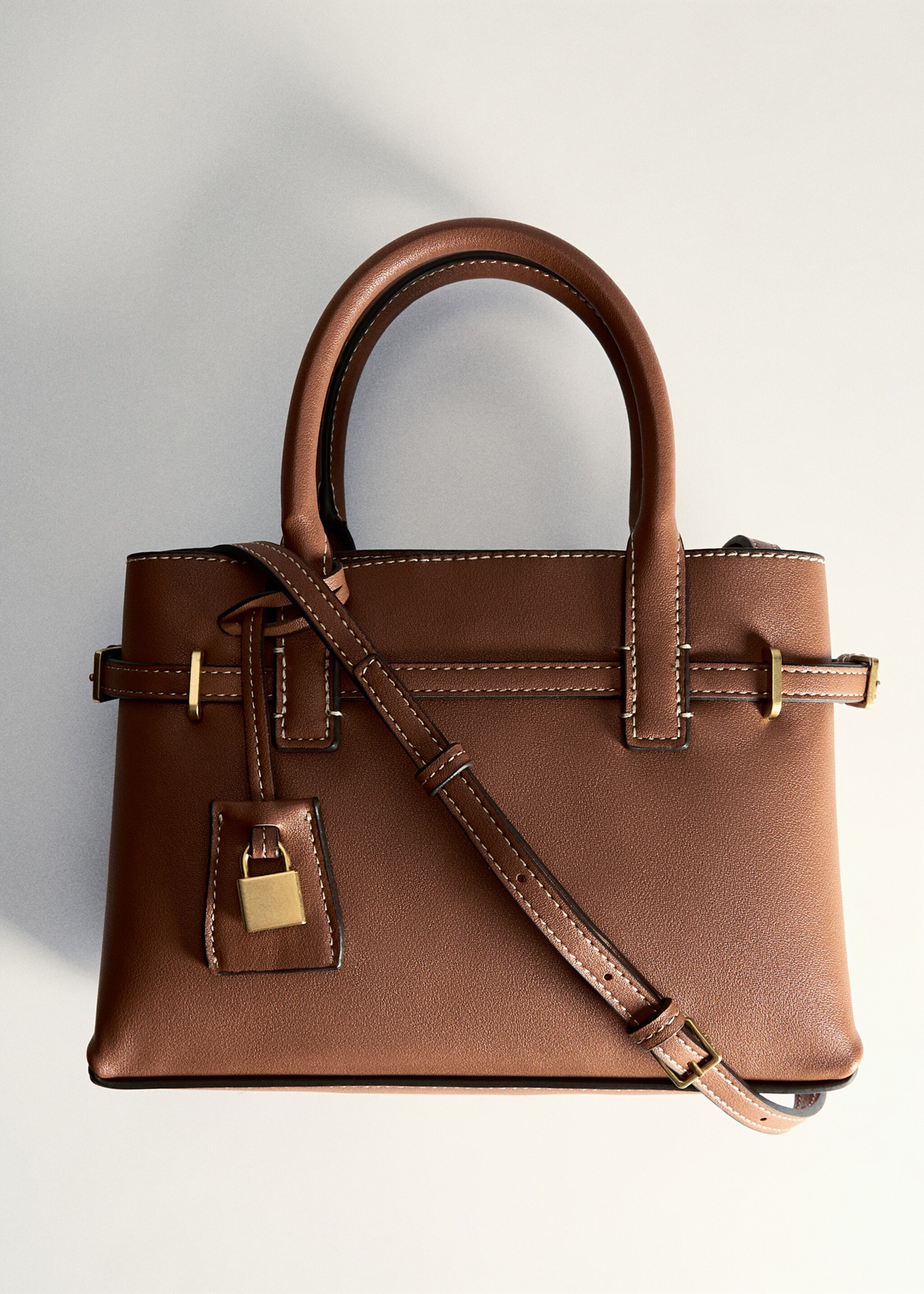 Mini-shopper with rear padlock - Details of the article 5, Leather. Ref: 77016356-00.