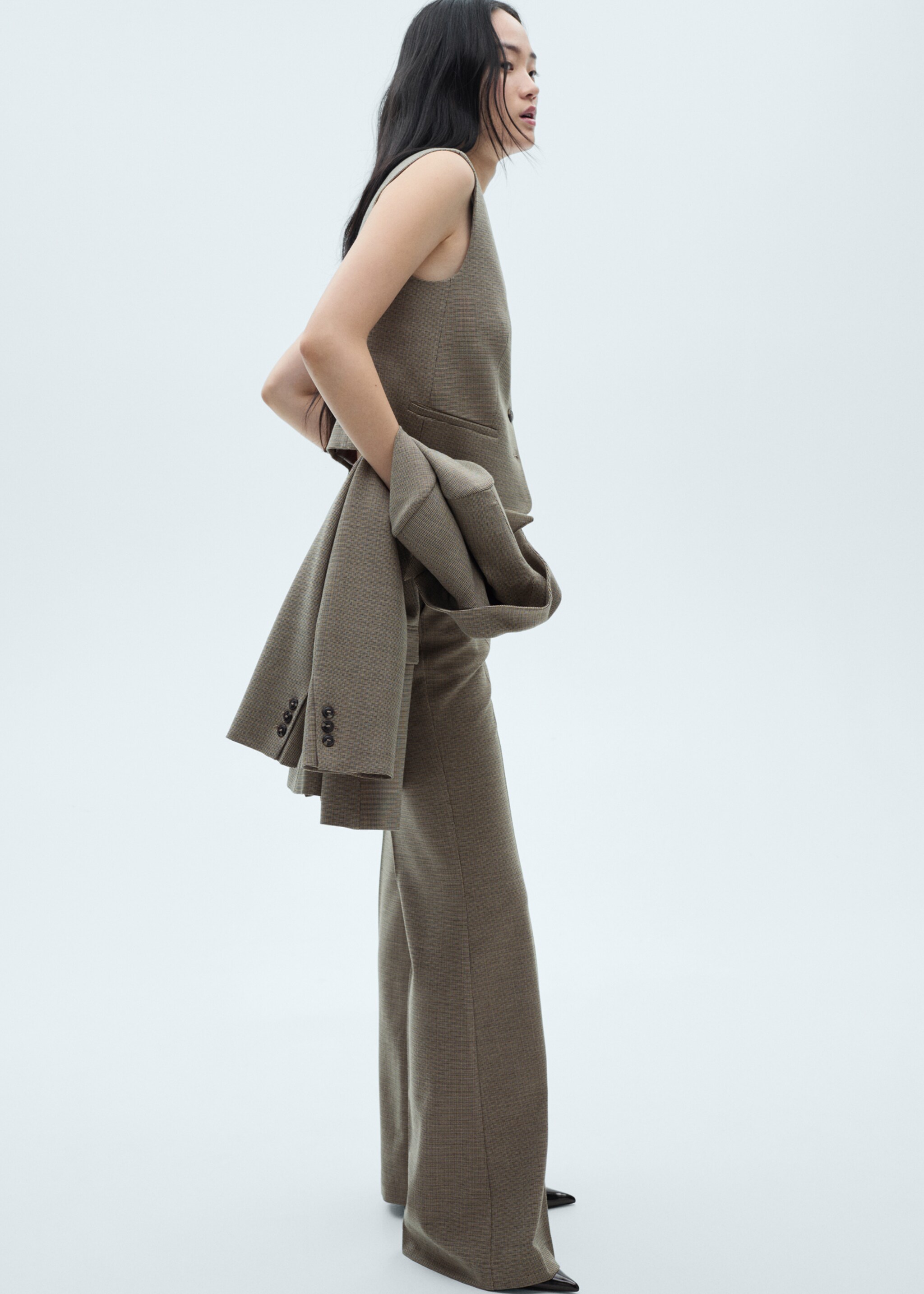 Pantalón traje flare - Detalle del artículo 2, Khaki. Ref: 77016727-00.