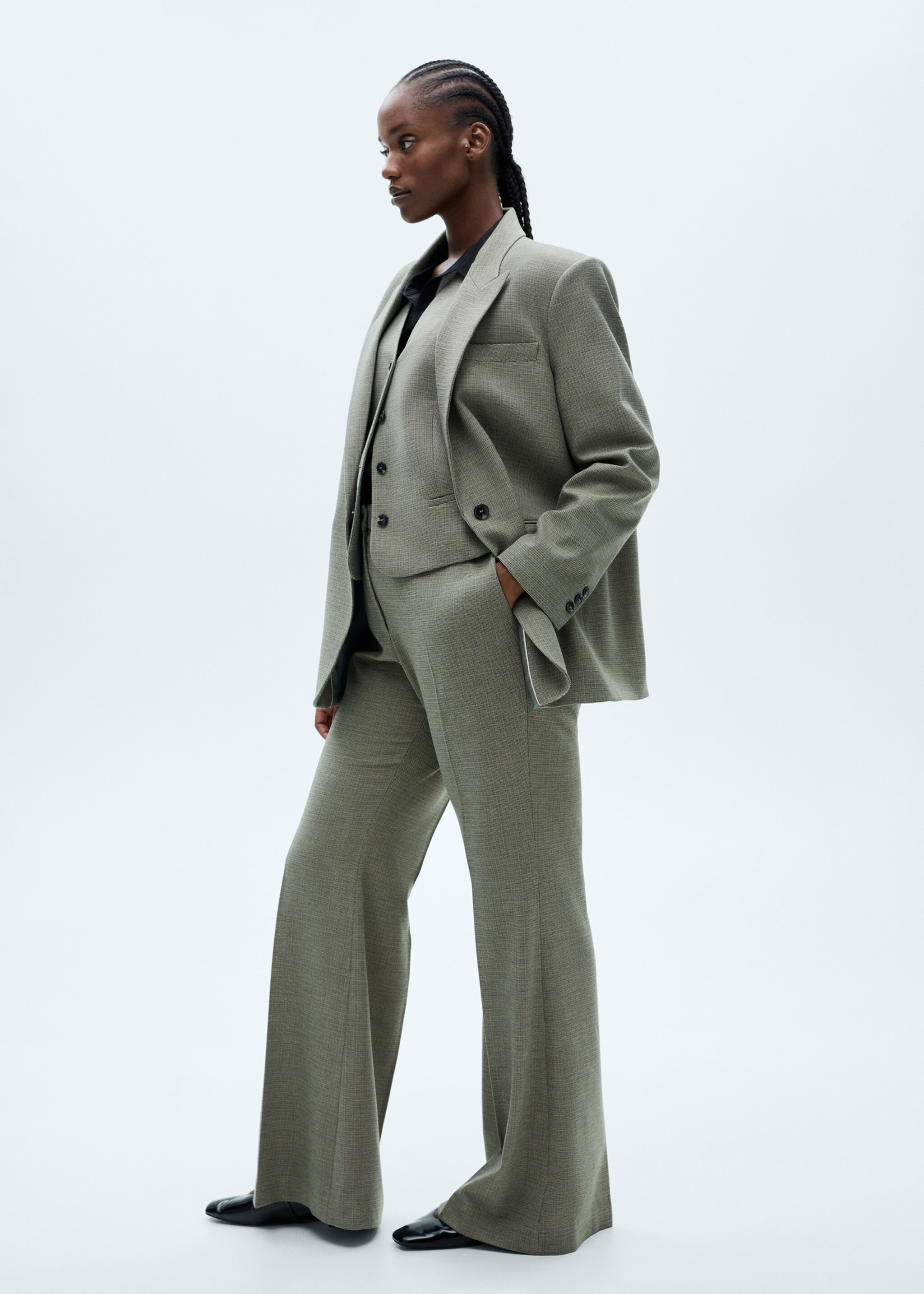 Pantalón traje flare - Detalle del artículo 3, Khaki. Ref: 77016727-00.