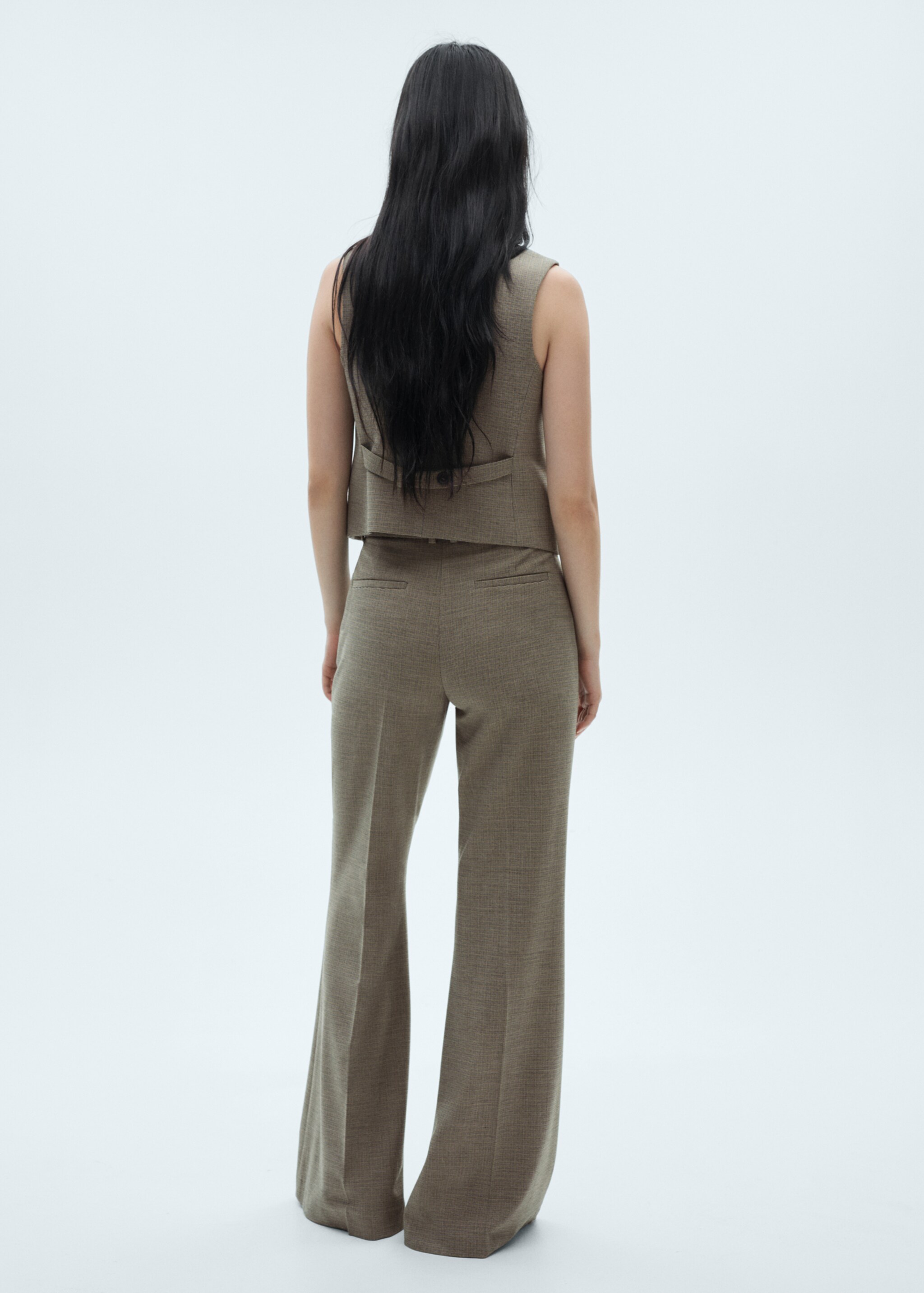 Pantalón traje flare - Reverso del artículo, Khaki. Ref: 77016727-00.