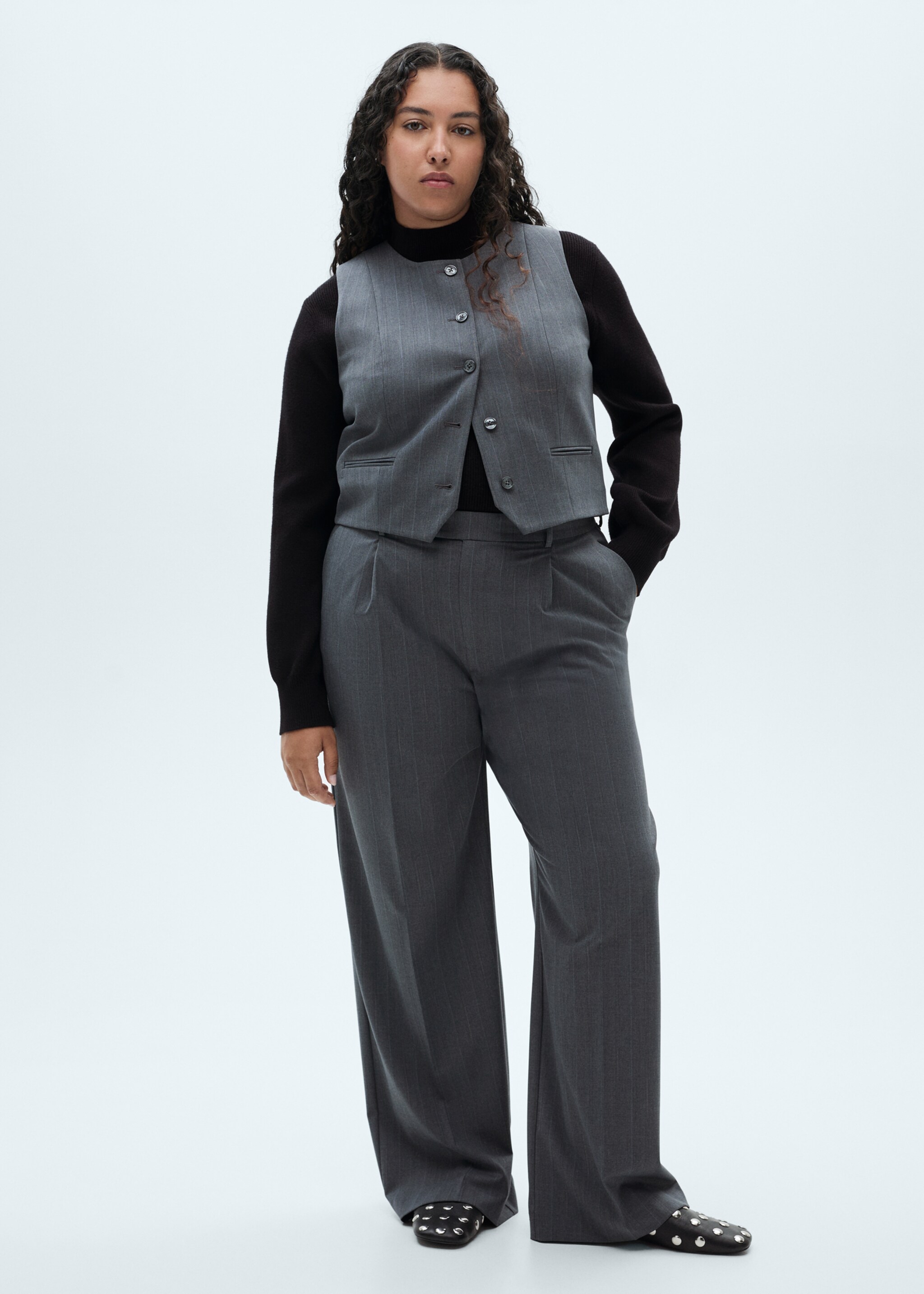 Pantalón traje raya diplomática - Detalle del artículo 3, Gris. Ref: 77016728-00.