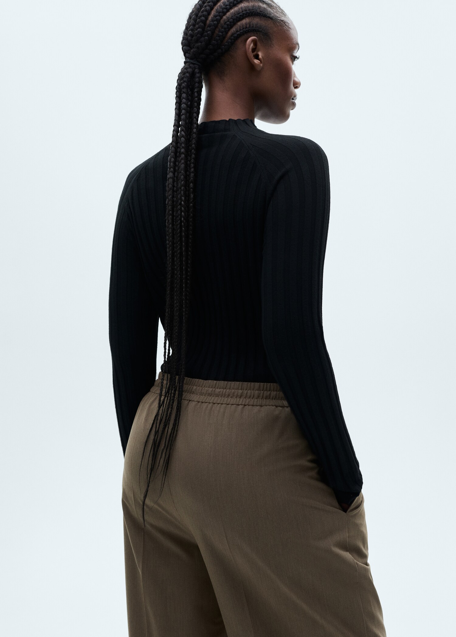 Straight-fit trousers with elastic waist - Details of the article 4