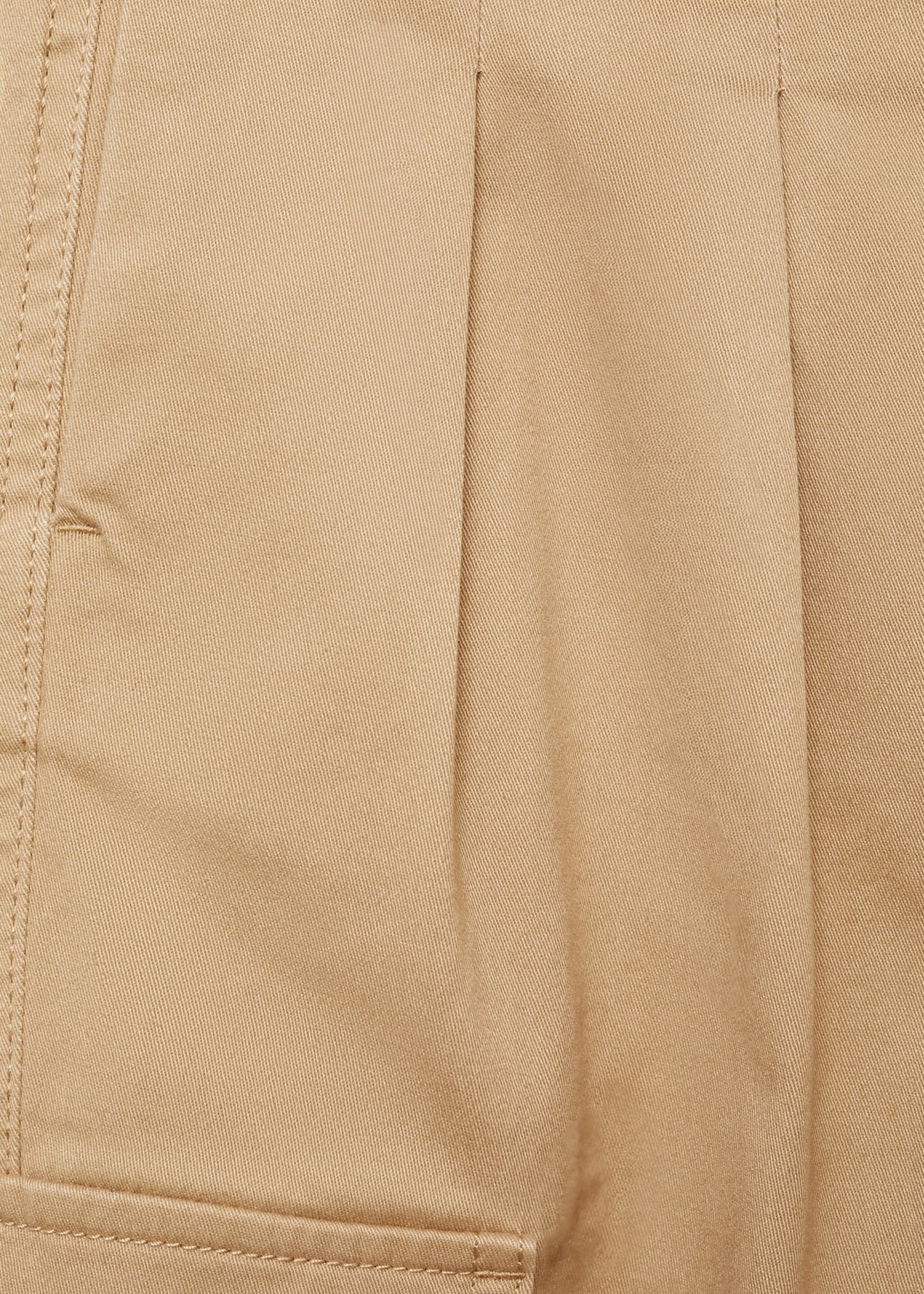 Pleated cargo pants - Details of the article 8, Medium Brown. Ref: 77016731-00.
