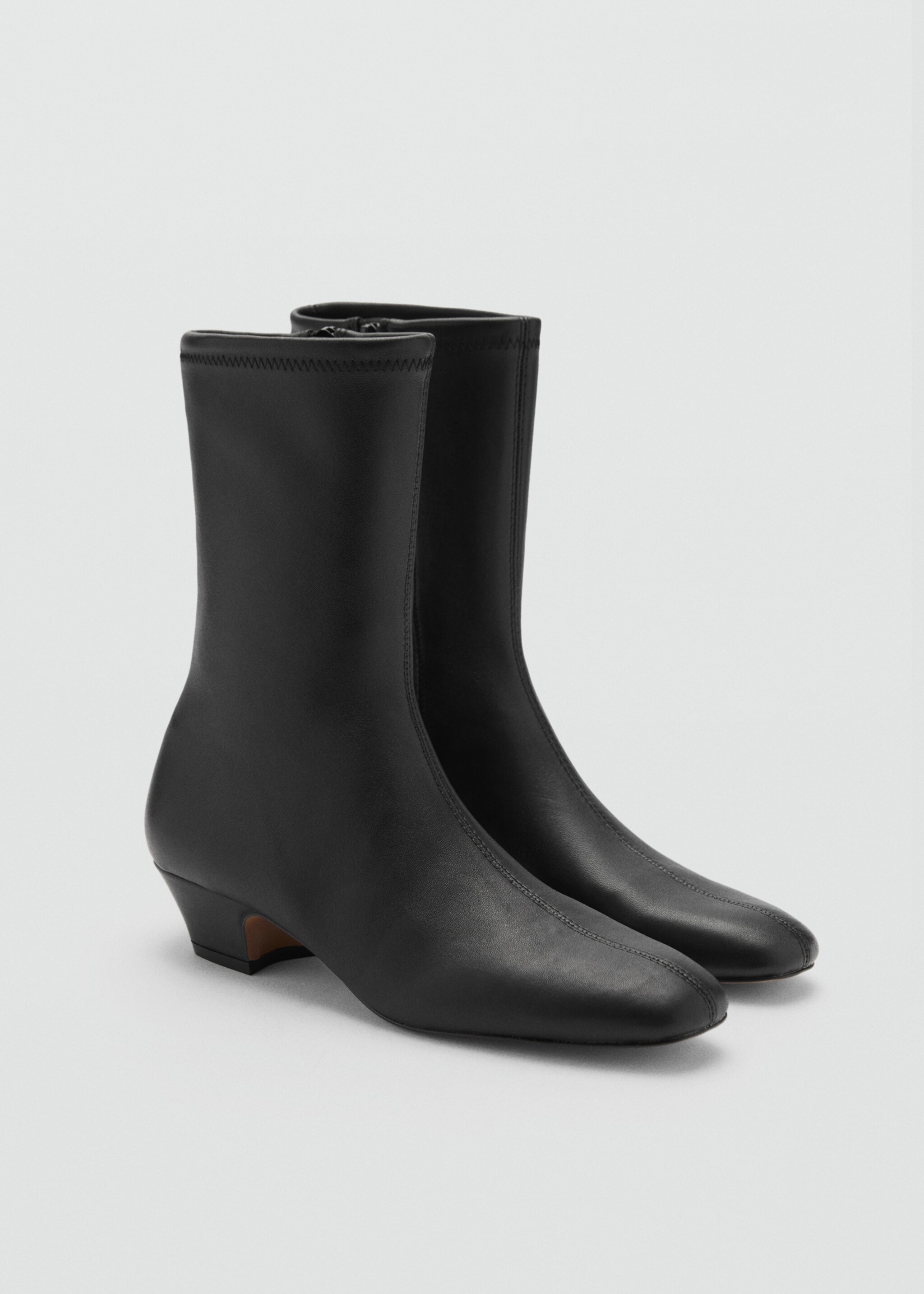 Soft leather boots - Medium plane, Black. Ref: 77016744-00.