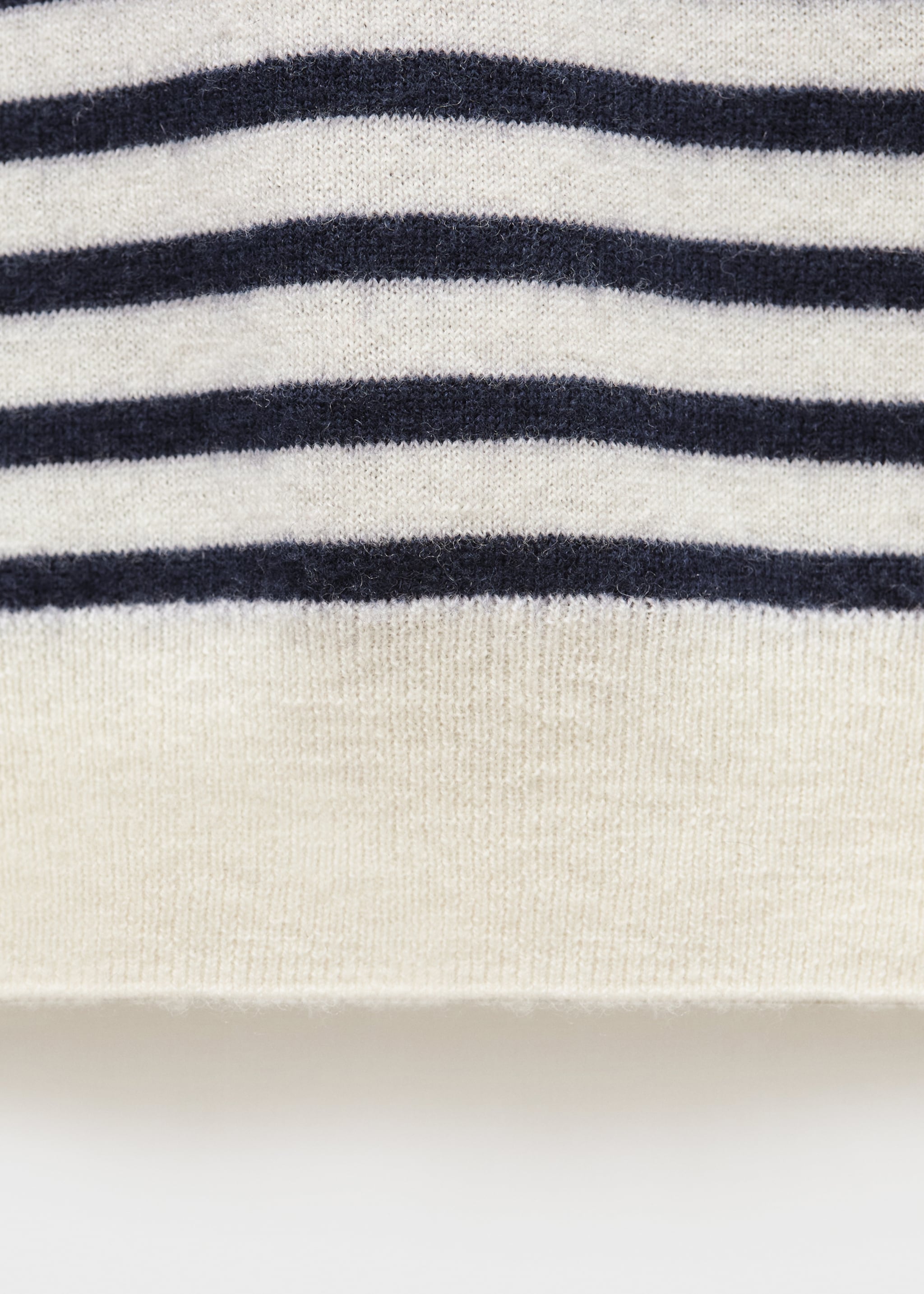 Rounded neck wool sweater - Details of the article 0, Ecru. Ref: 77016751-00.