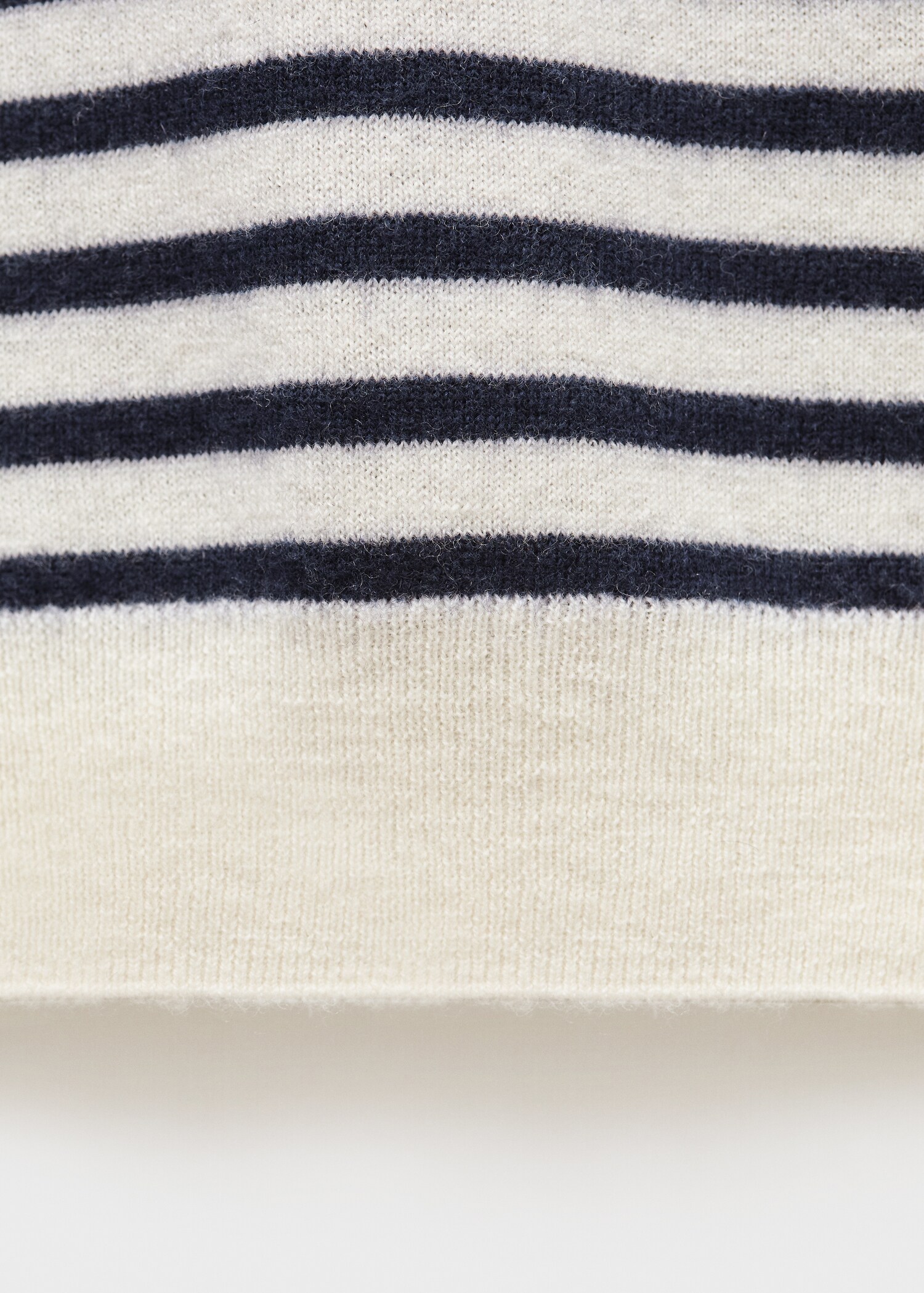 Rounded neck wool sweater - Details of the article 0