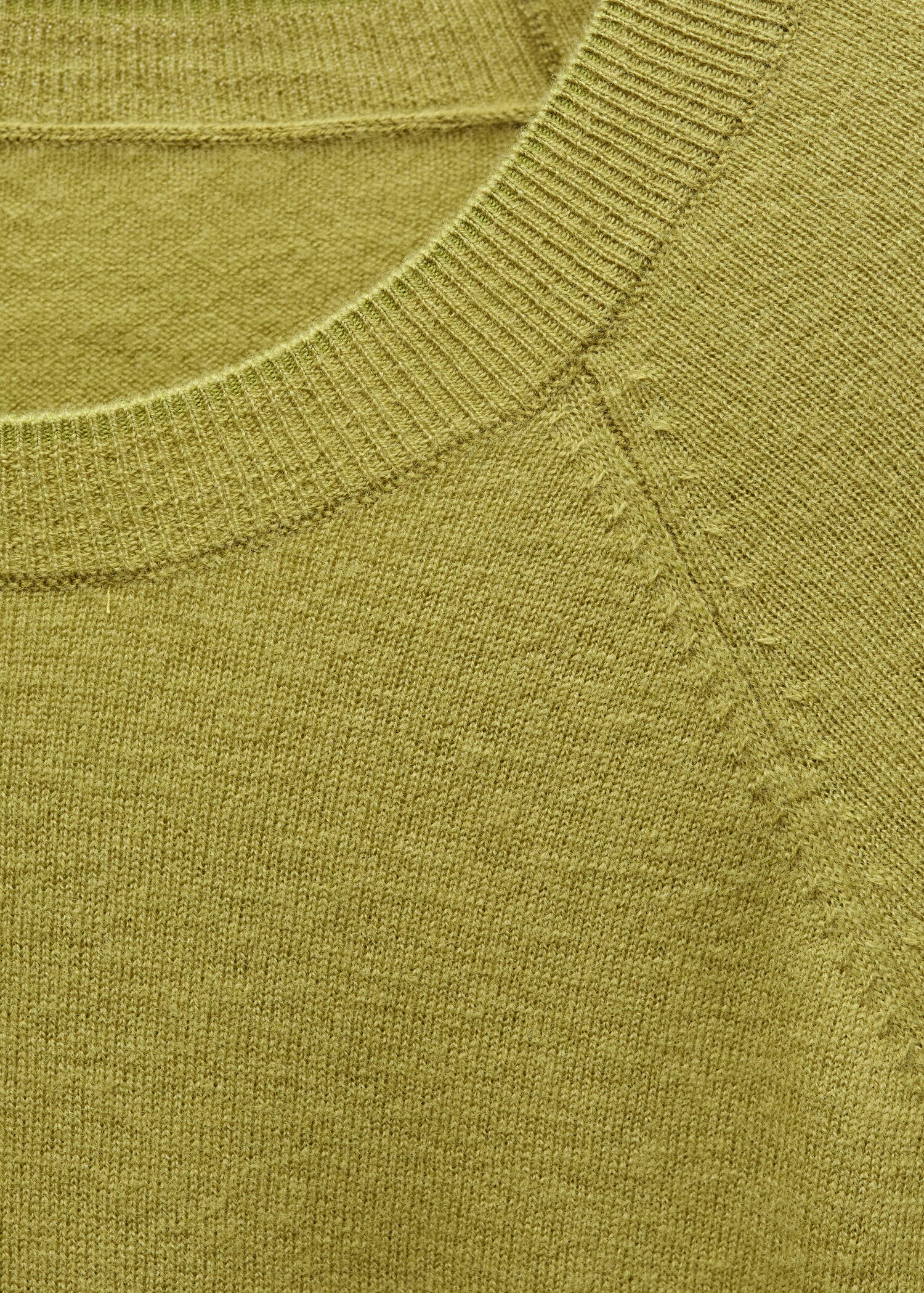Rounded neck wool sweater - Details of the article 8