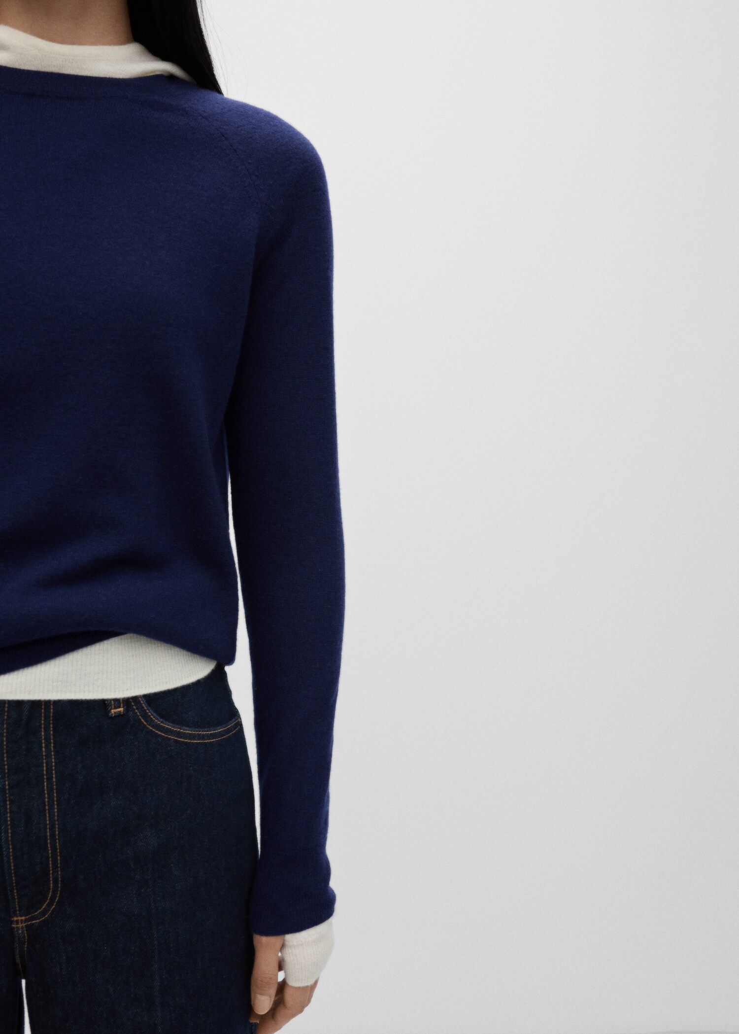Rounded neck wool sweater - Details of the article 6