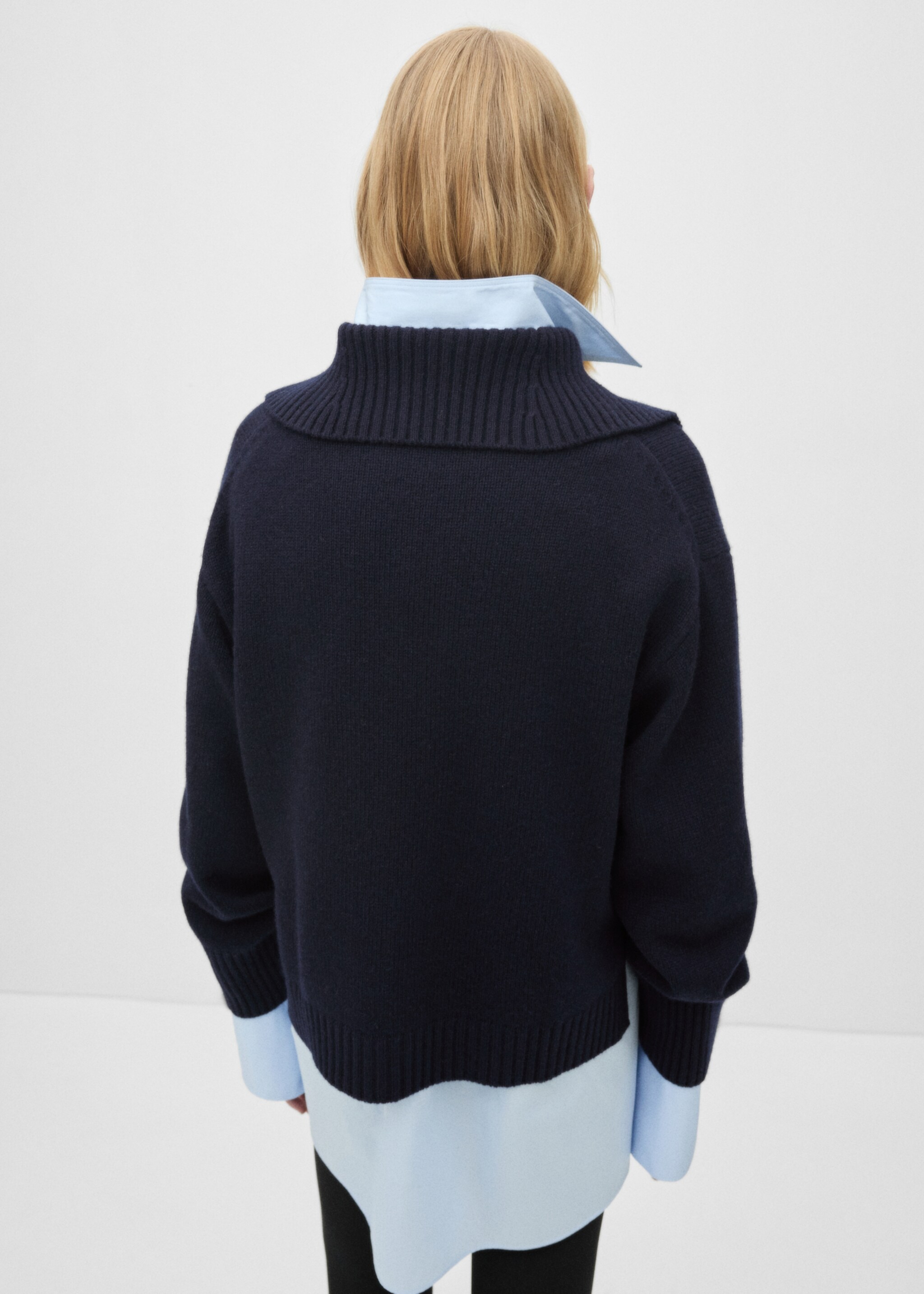 100% wool sweater with lapel collar - Reverse of the article, Dark Navy. Ref: 77016754-00.