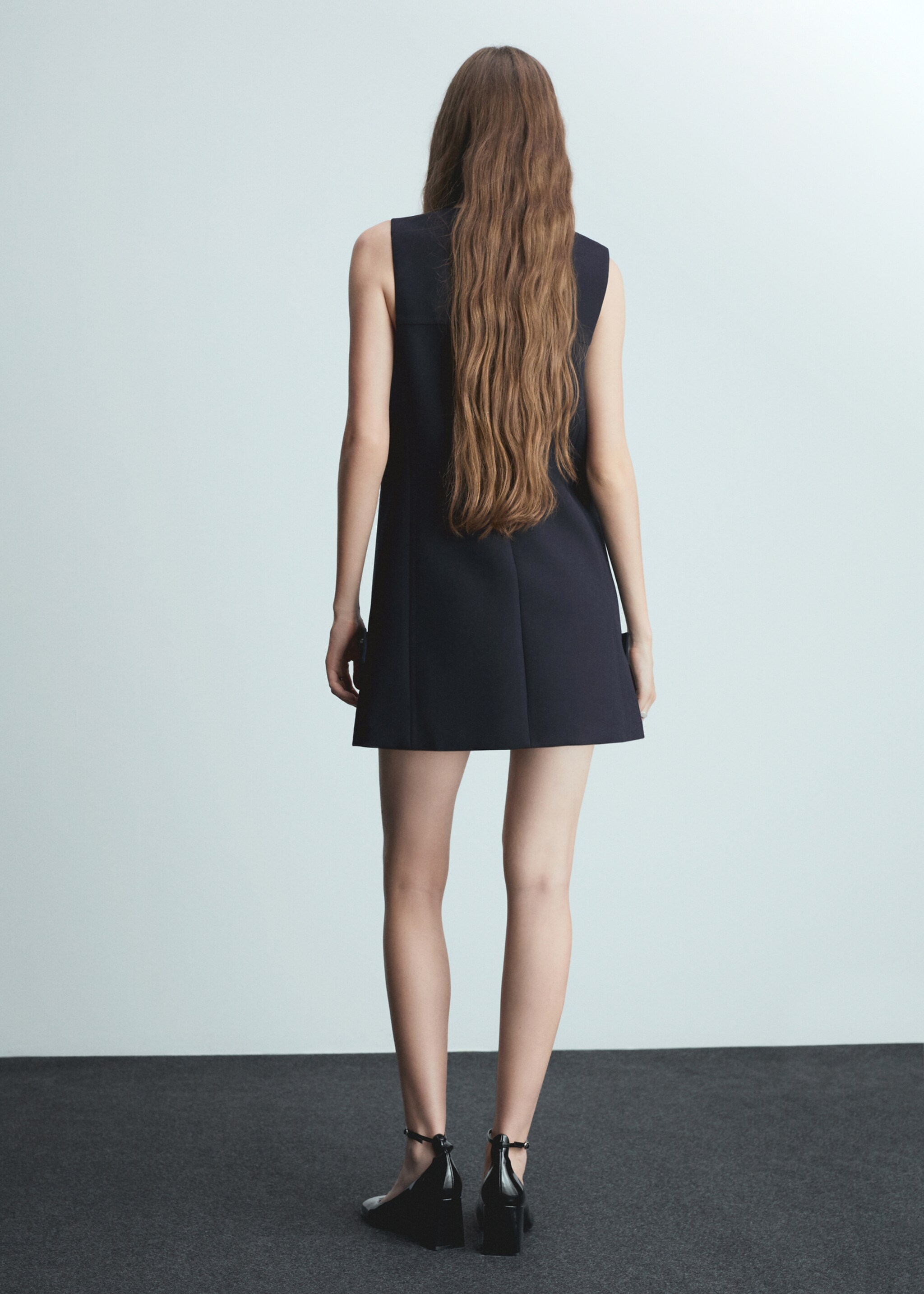 Short dress with decorative buttons - Reverse of the article, Dark Navy. Ref: 77016762-00.