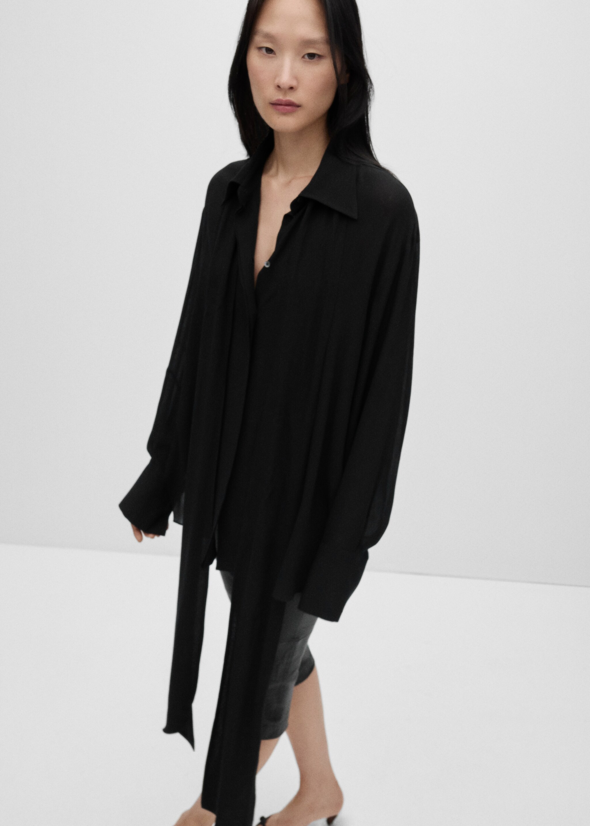 Semi-transparent lace shirt - Details of the article 6, Black. Ref: 77016764-00.