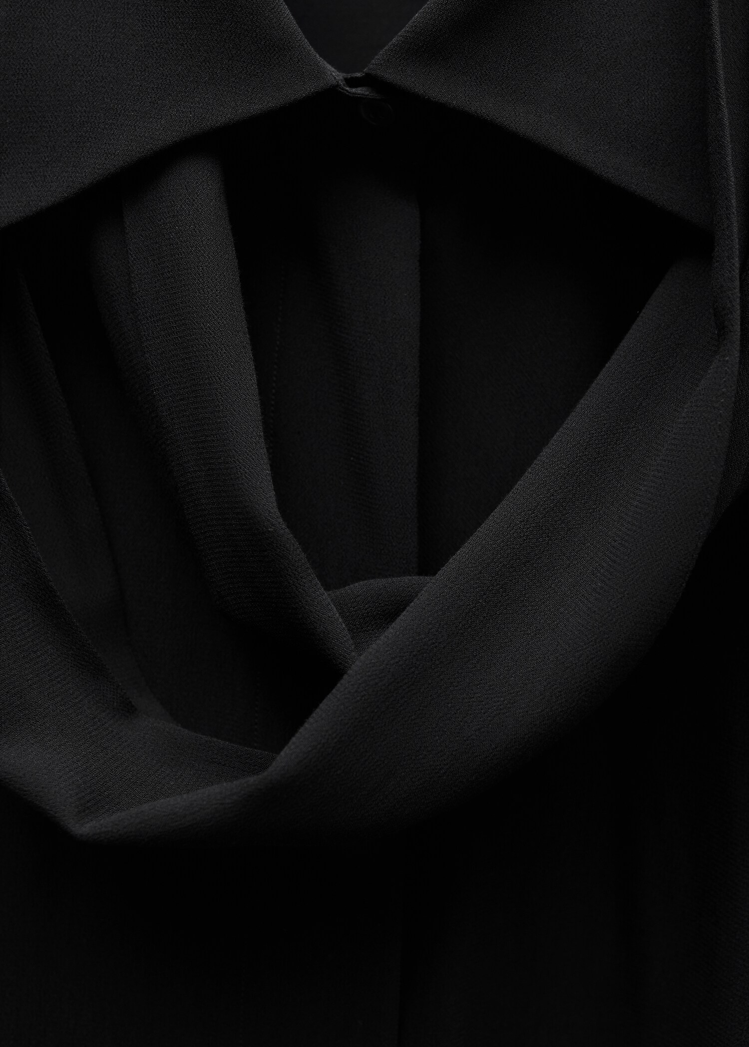Halbdurchsichtiges Hemd mit Schleife - Detail des Artikels 8