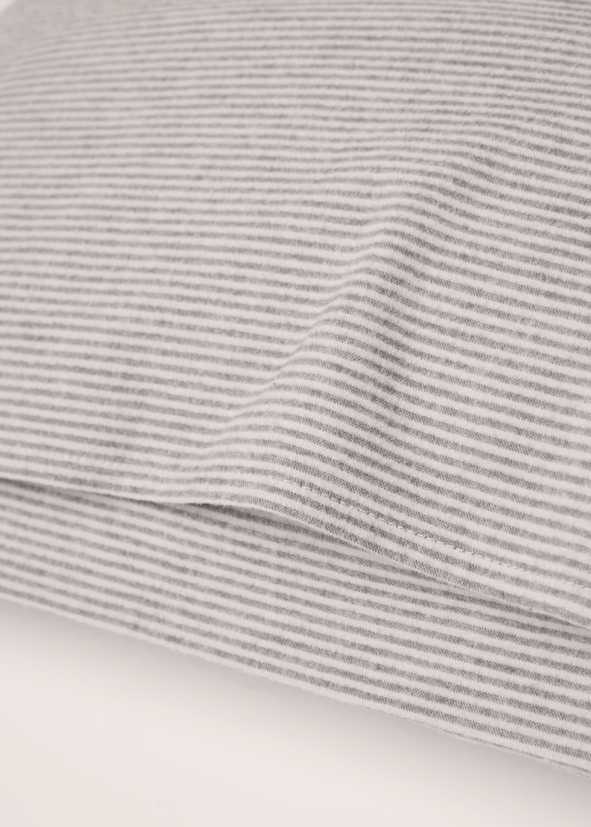 Gestreifter Kopfkissenbezug aus Baumwoll-Flanell 60 x 60 cm - Detail des Artikels 3, Beige. Ref: 77017661-00.