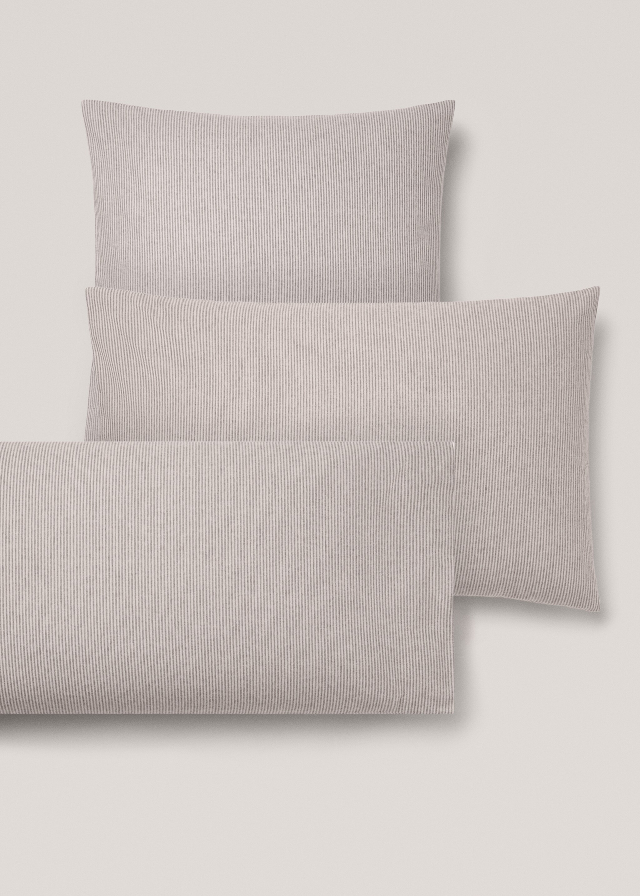 Randigt örngott i bomullsflanell 50x75 cm - Detaljer om artikeln 4, Beige. Ref: 77017663-00.