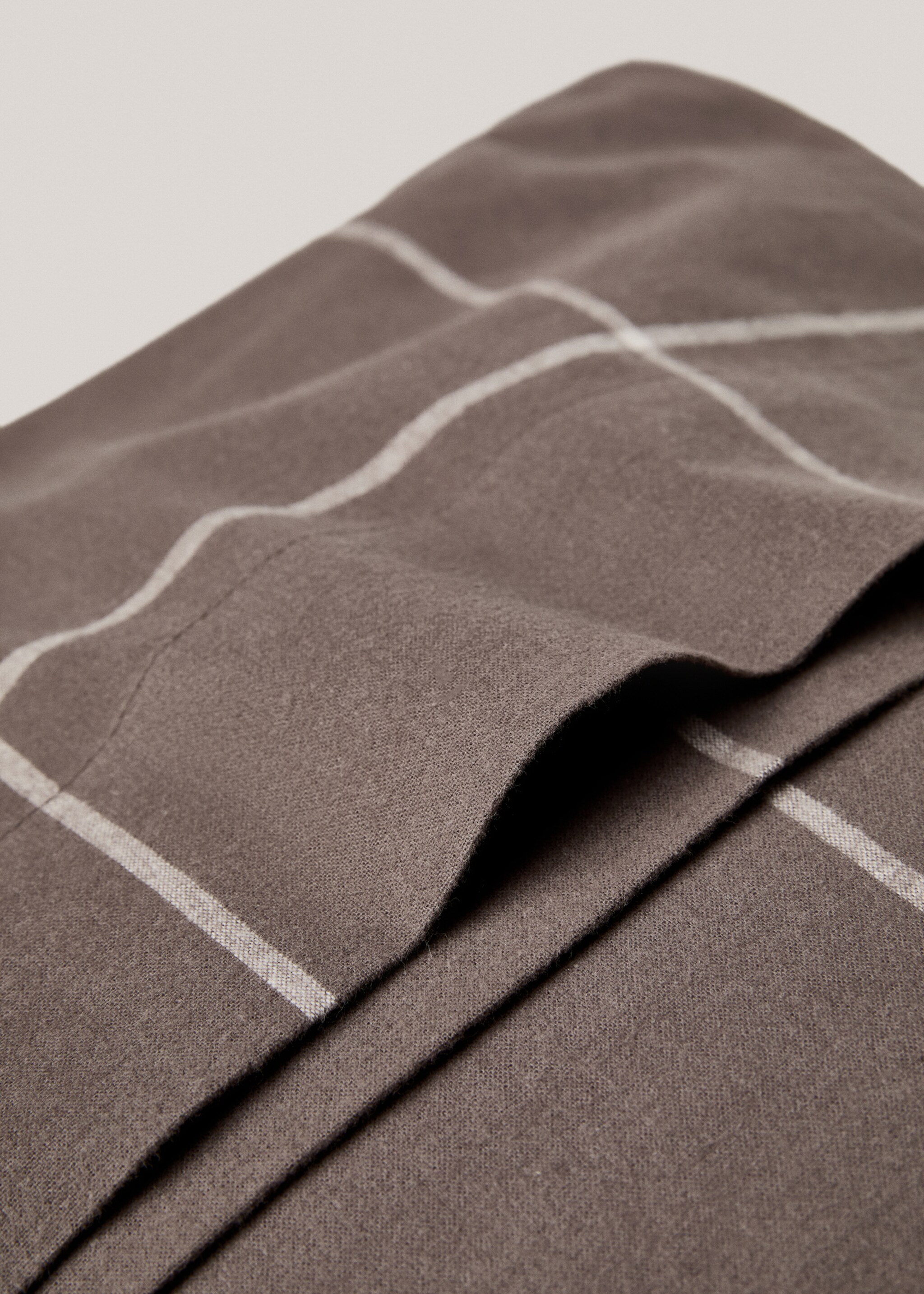 Funda almohada algodón franela cuadros 45x110cm - Detalle del artículo 2, Chocolate. Ref: 77017665-00.