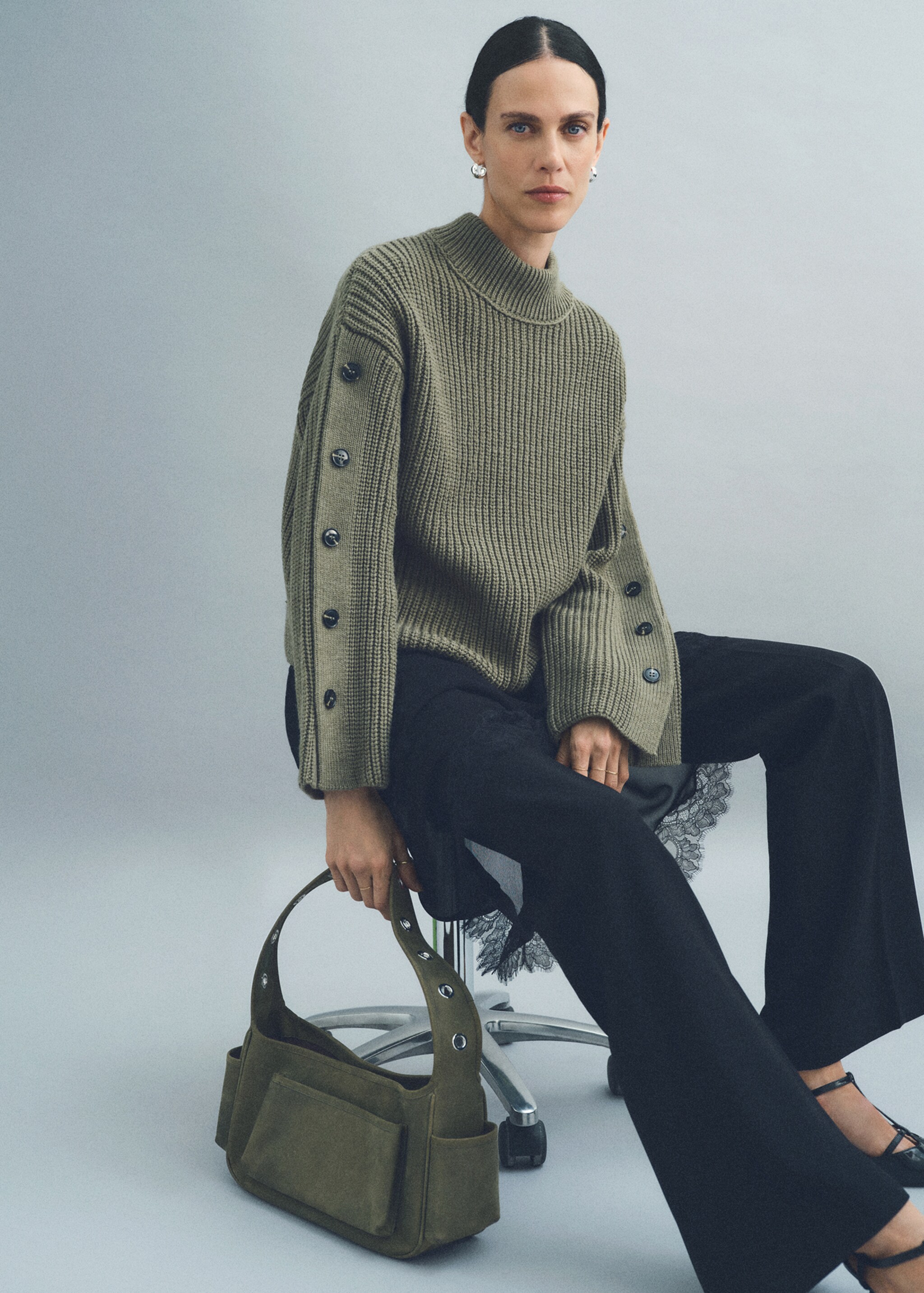 Buttons detail knit sweater - Details of the article 6, Khaki. Ref: 77017675-00.