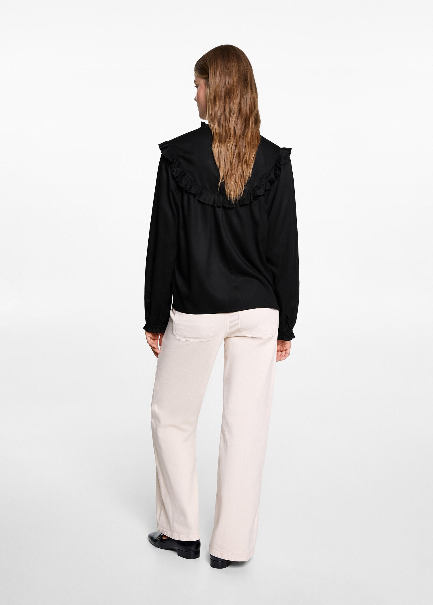 Fließende Bluse mit gestickten Details - Rückseite des Artikels