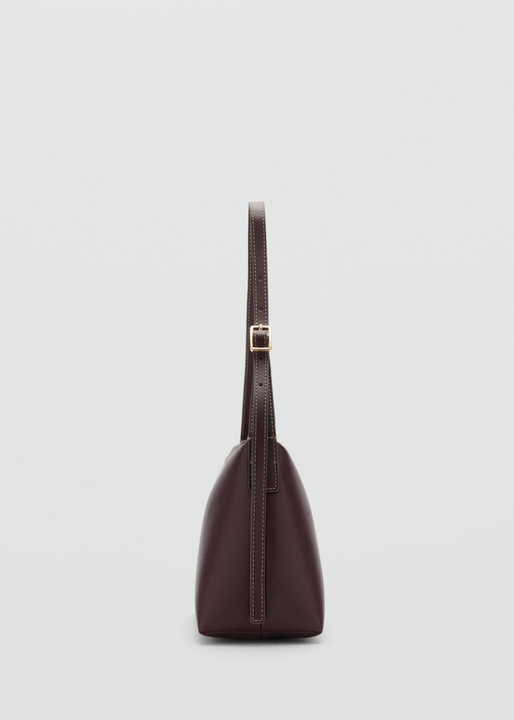 Shoulder bag with zip - Details of the article 1, Burgundy. Ref: 77017692-00.