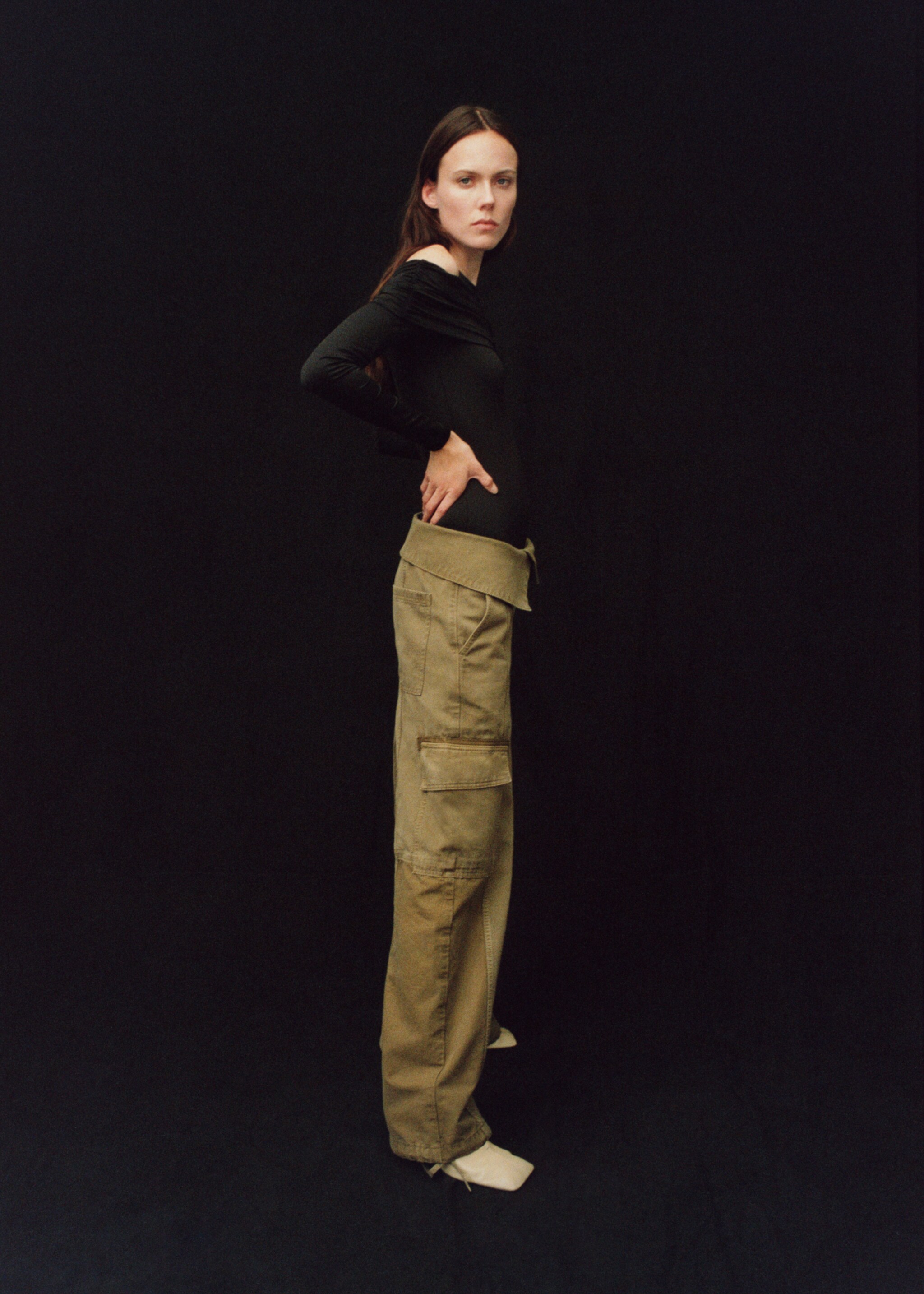 Jeans cargo cintura vuelta - Detalle del artículo 6, Khaki. Ref: 77017719-00.