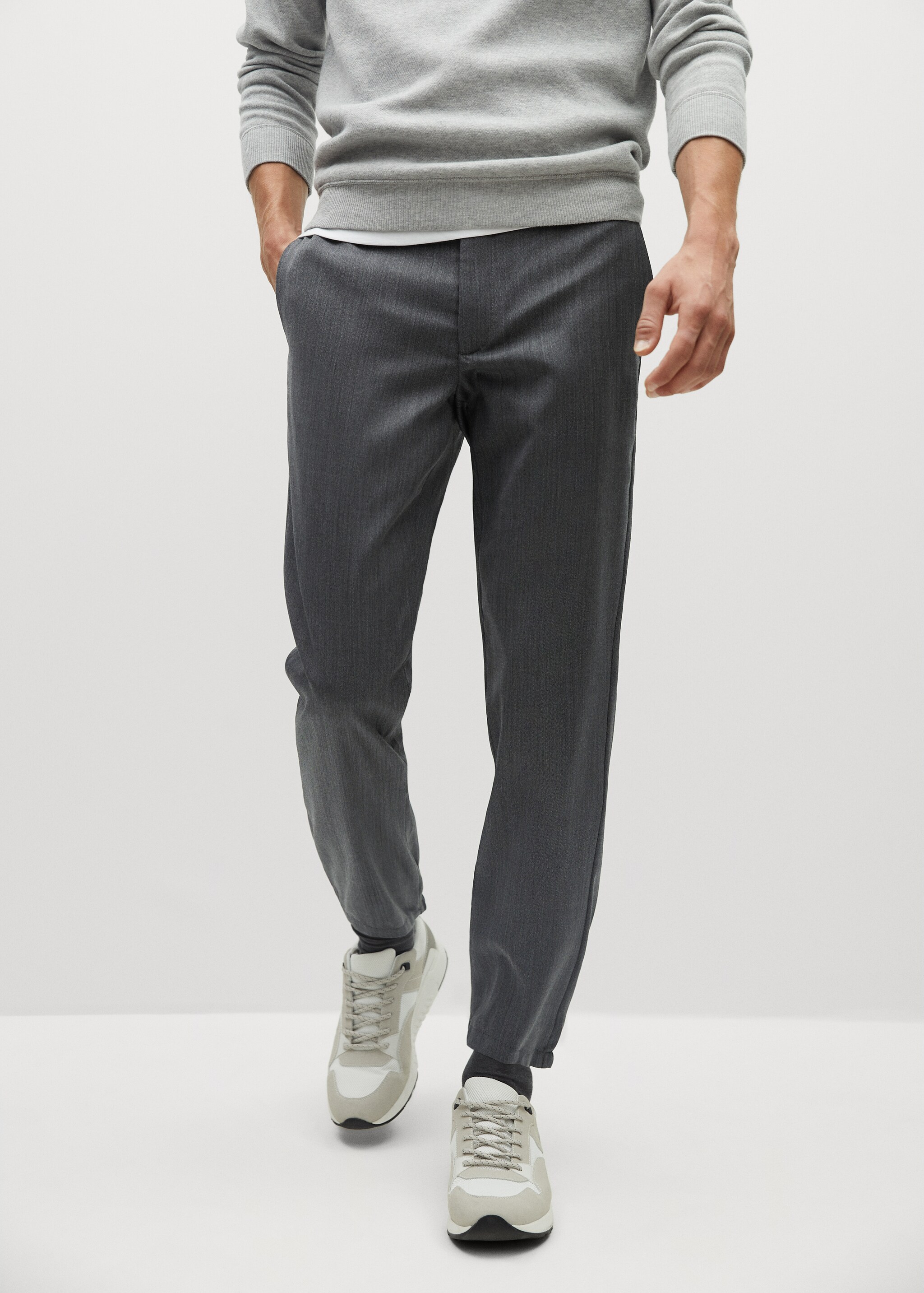 Pantalón slim fit lana virgen - Plano medio