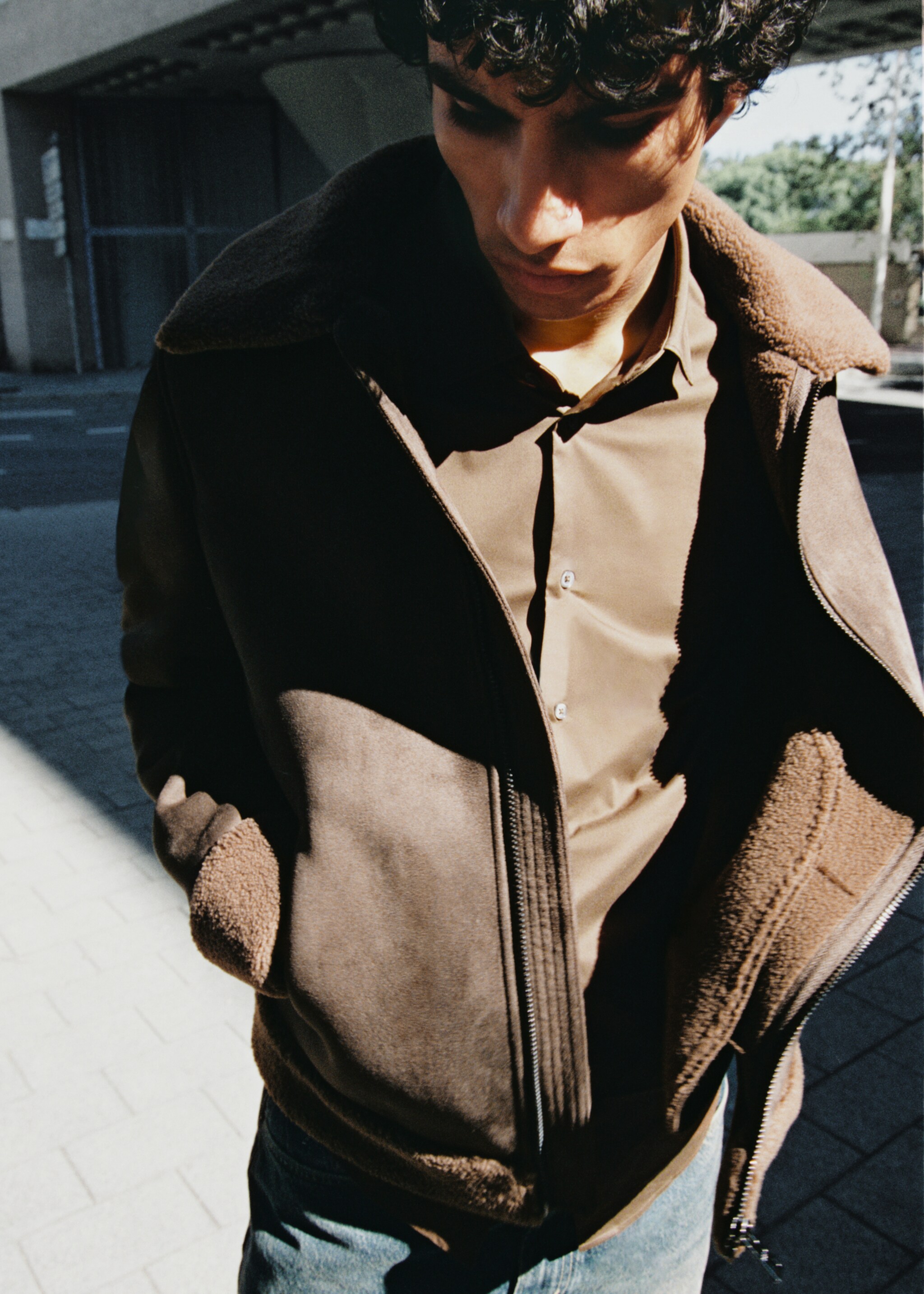 Jacket with shearling-effect lining - Details of the article 3, Cognac. Ref: 77017915-00.