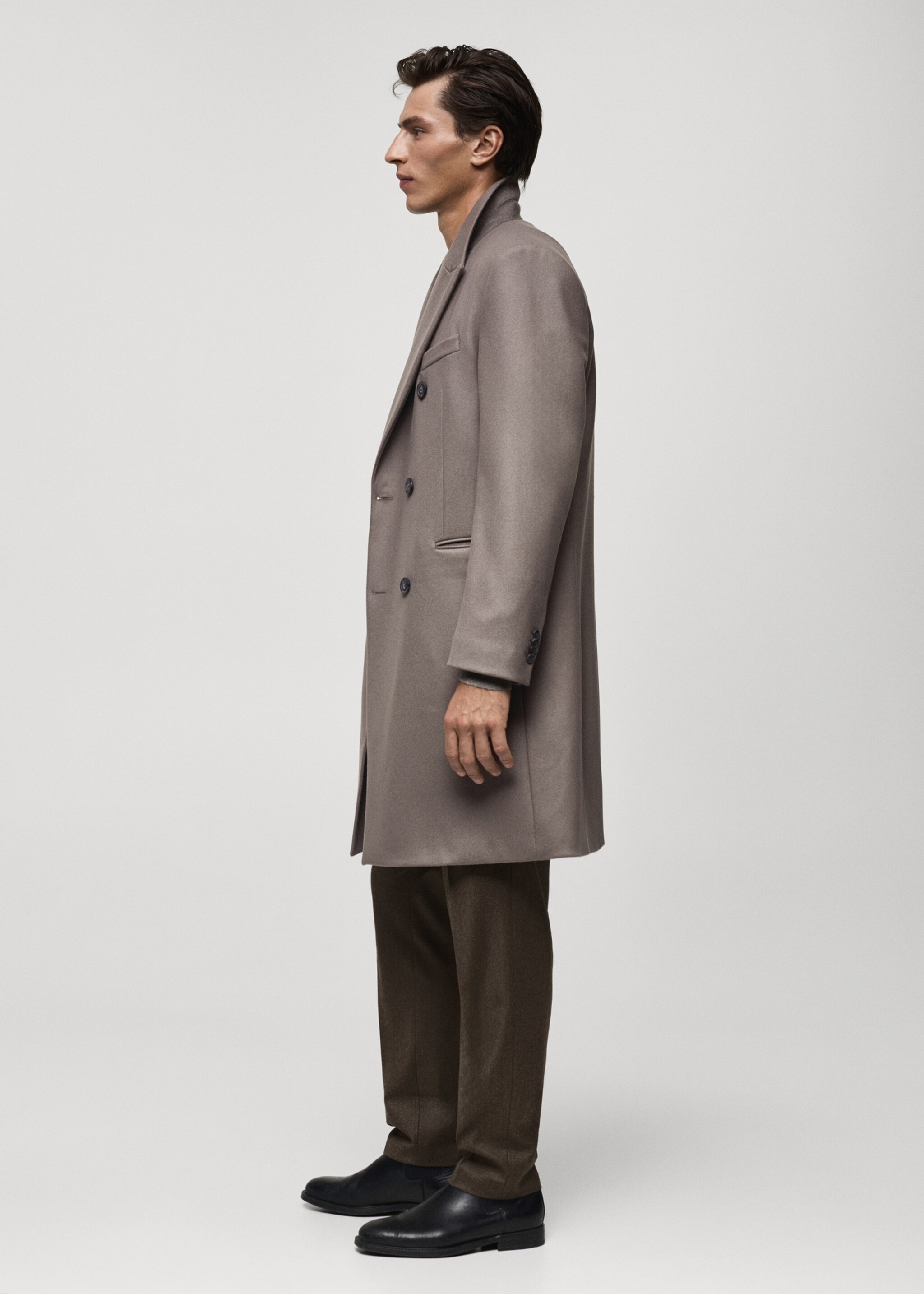 100% Italian wool double-breasted coat - Details of the article 2, Medium Brown. Ref: 77017919-00.