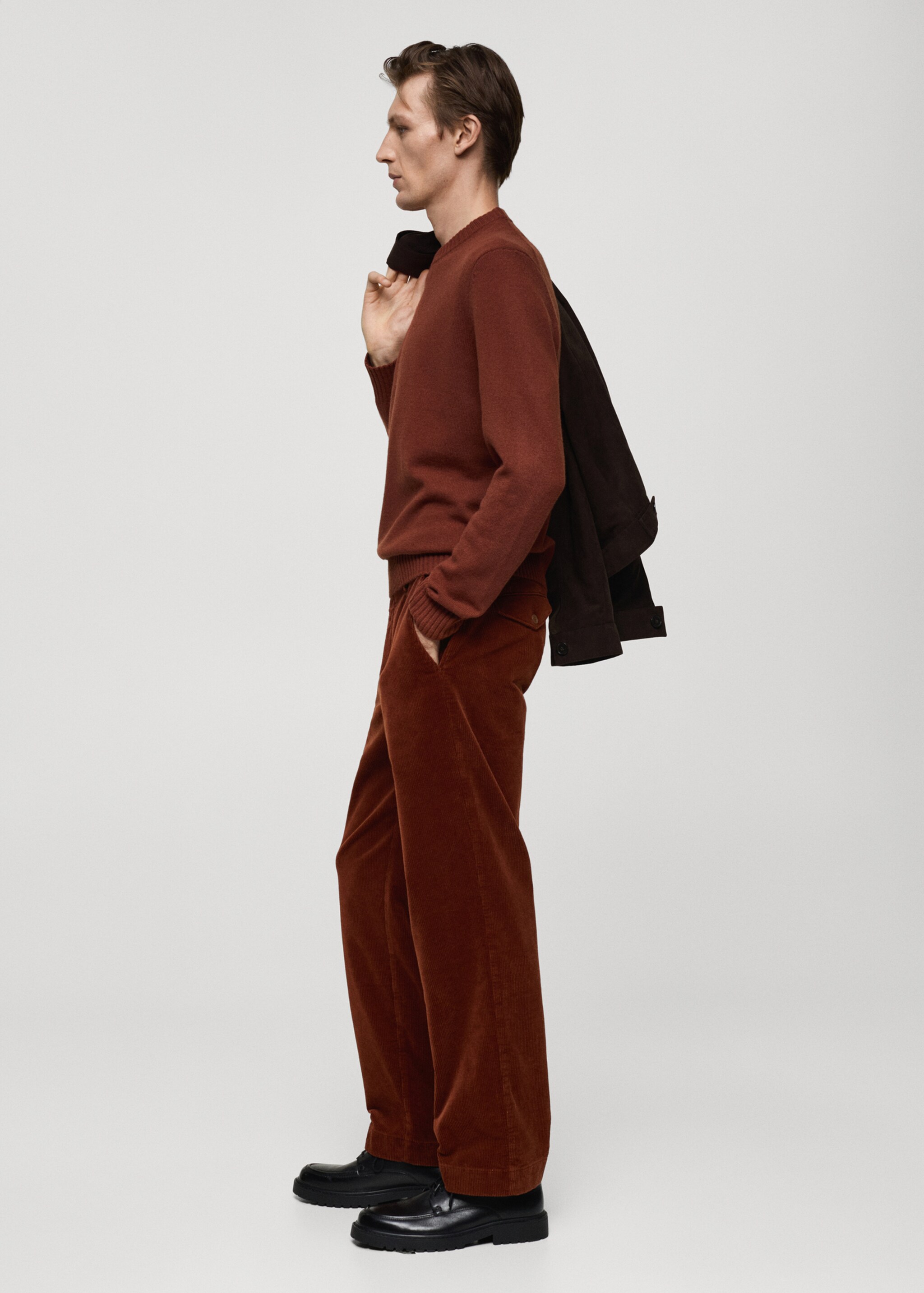 Corduroy straight-fit trousers - Details of the article 2, Russet. Ref: 77017921-00.