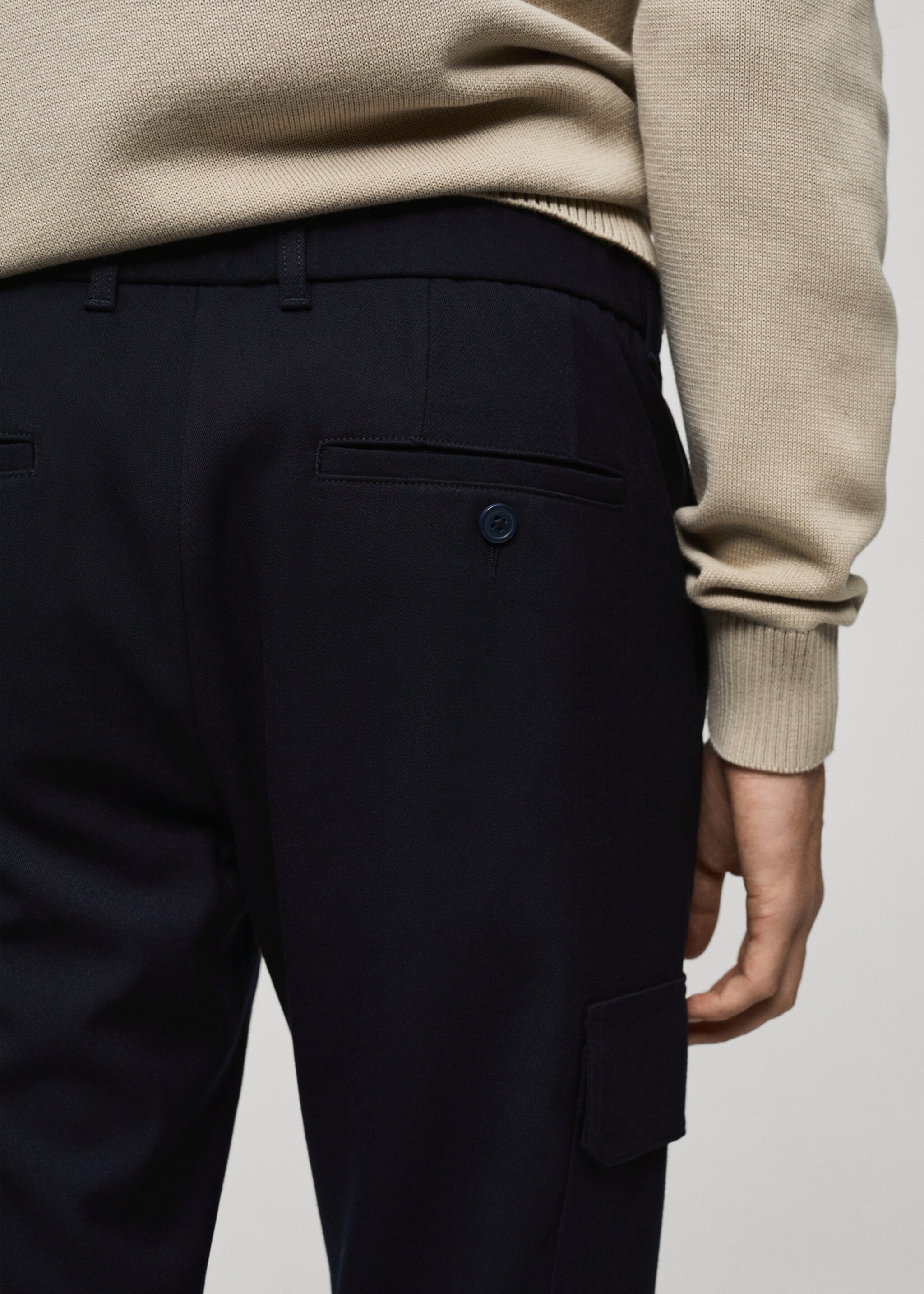 Pantalons regular fit cargo - Detall de l'article 6, Blau marí fosc. Ref: 77017924-00.