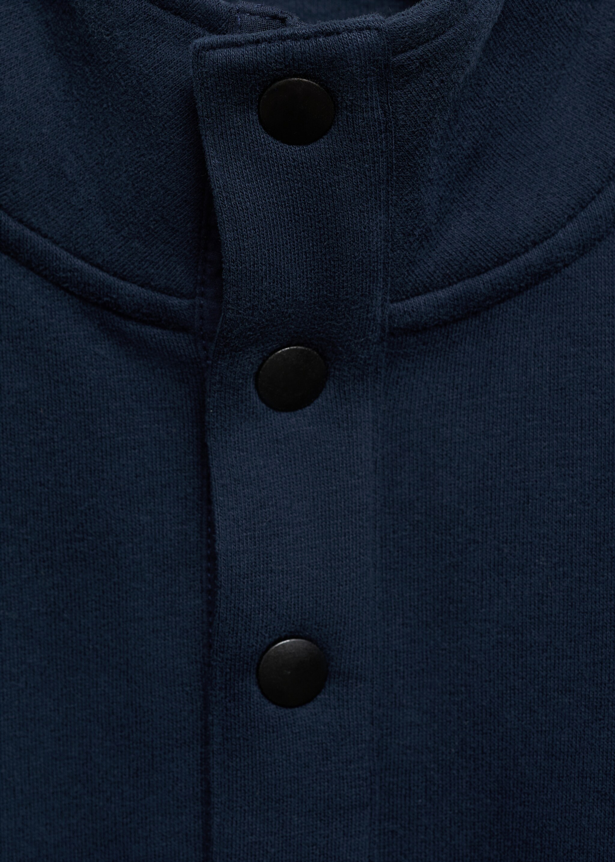 Sudadera cuello alto abotonado - Detalle del artículo 8, Azul marino oscuro. Ref: 77017934-00.