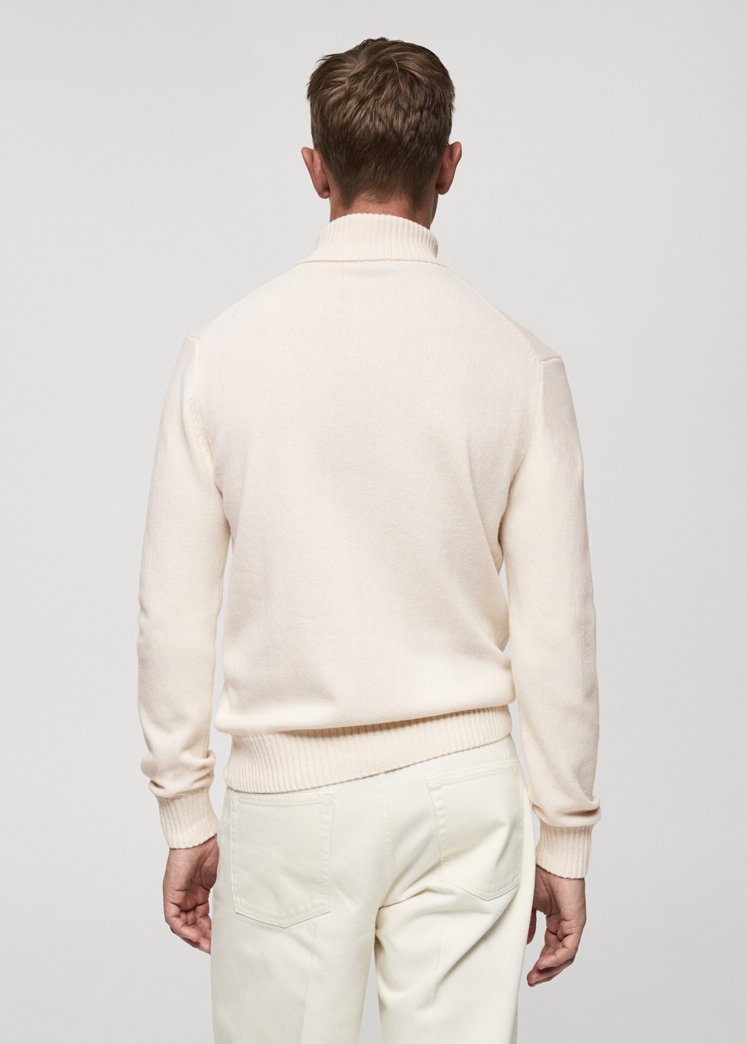 Strickpullover aus Wolle mit Rollkragen - Rückseite des Artikels