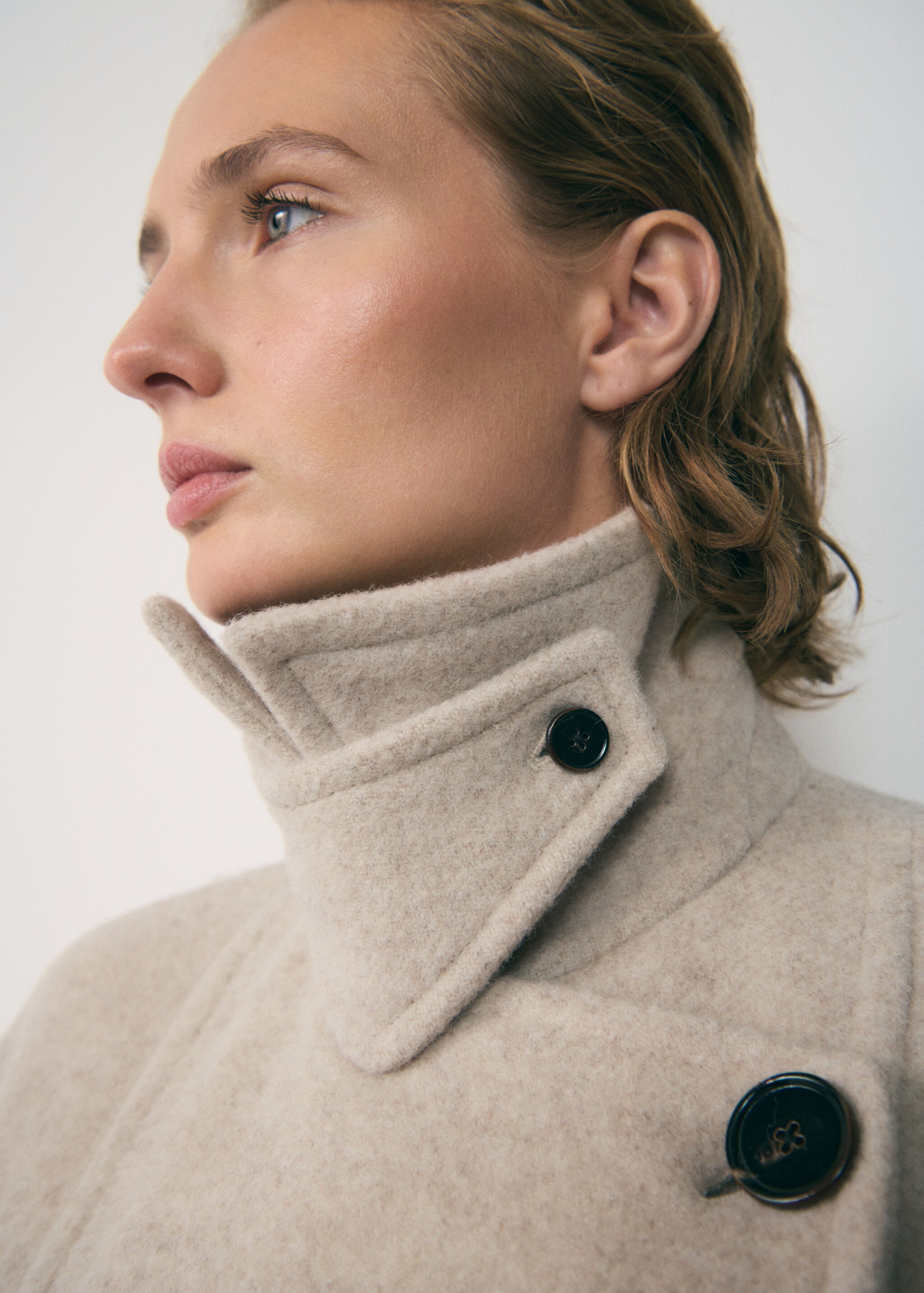 Double-breasted wool coat - Details of the article 1, Ecru. Ref: 77017941-00.