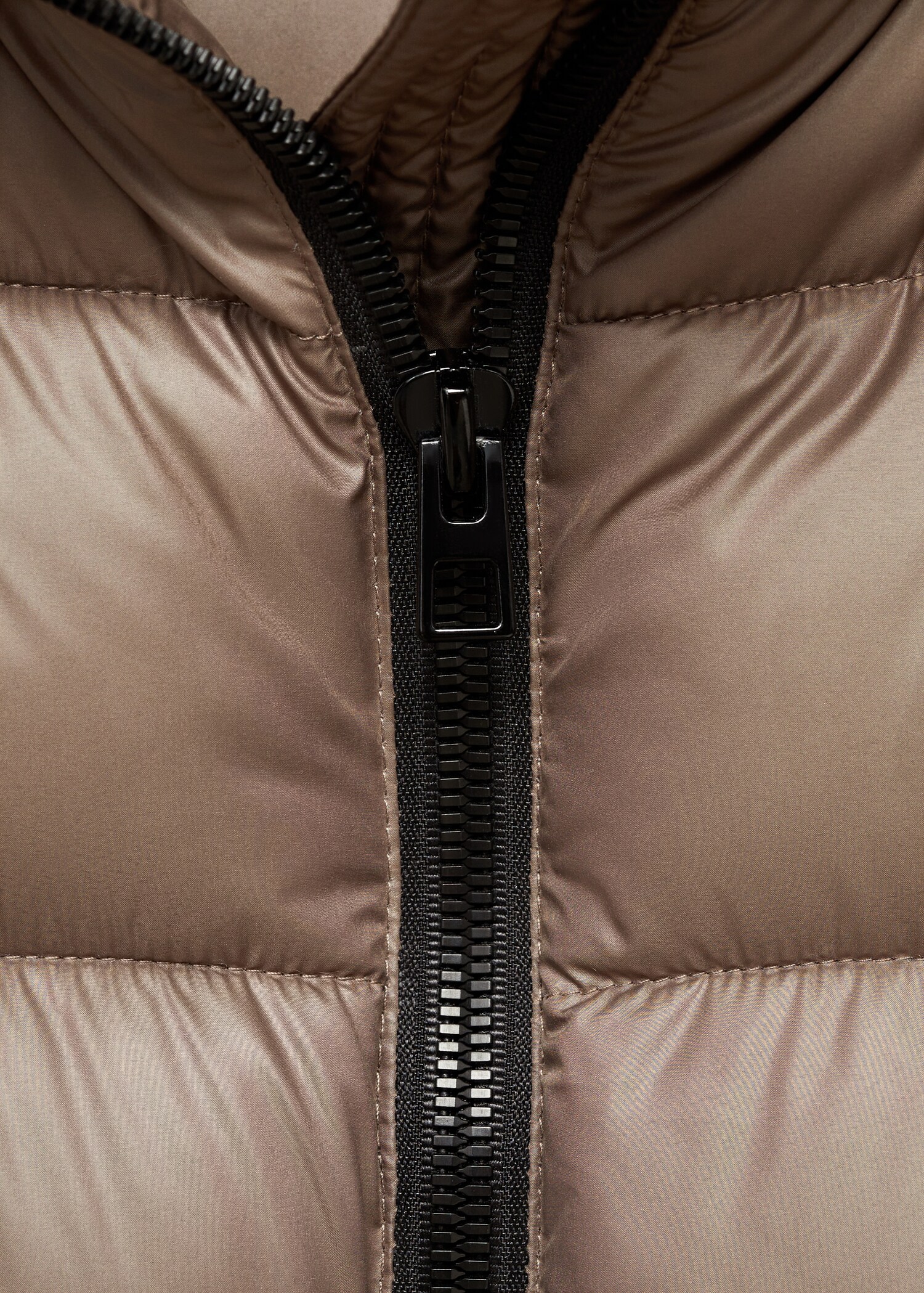 Water-repellent puffer coat - Details of the article 8