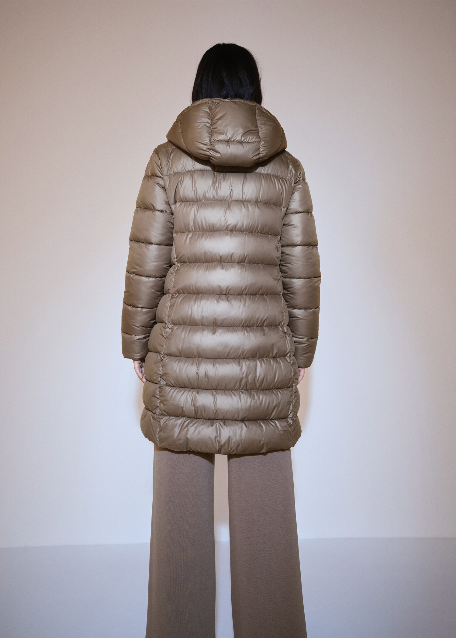 Water-repellent puffer coat - Reverse of the article