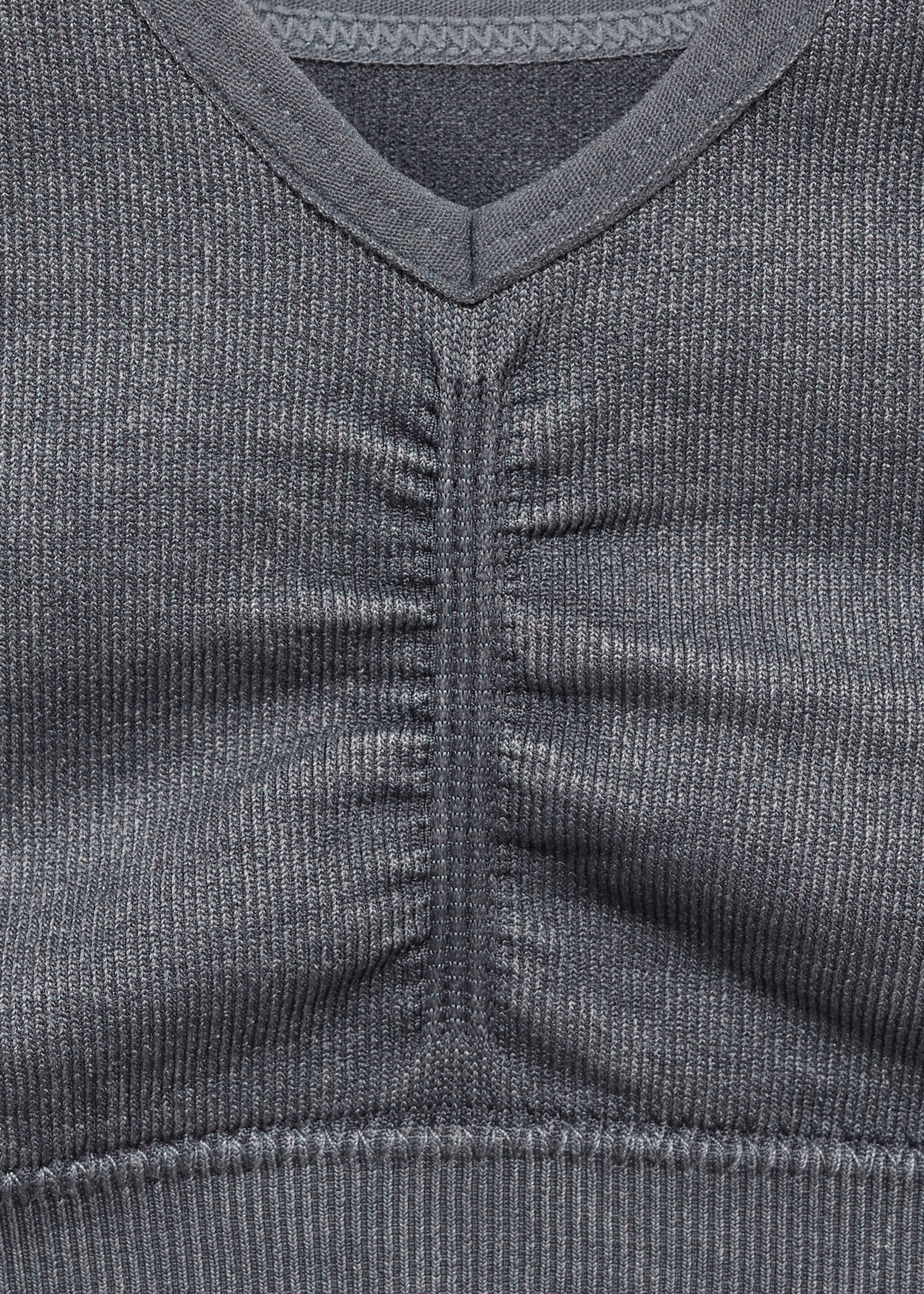 Crisscross strap top - Details of the article 8, Charcoal. Ref: 77018275-00.