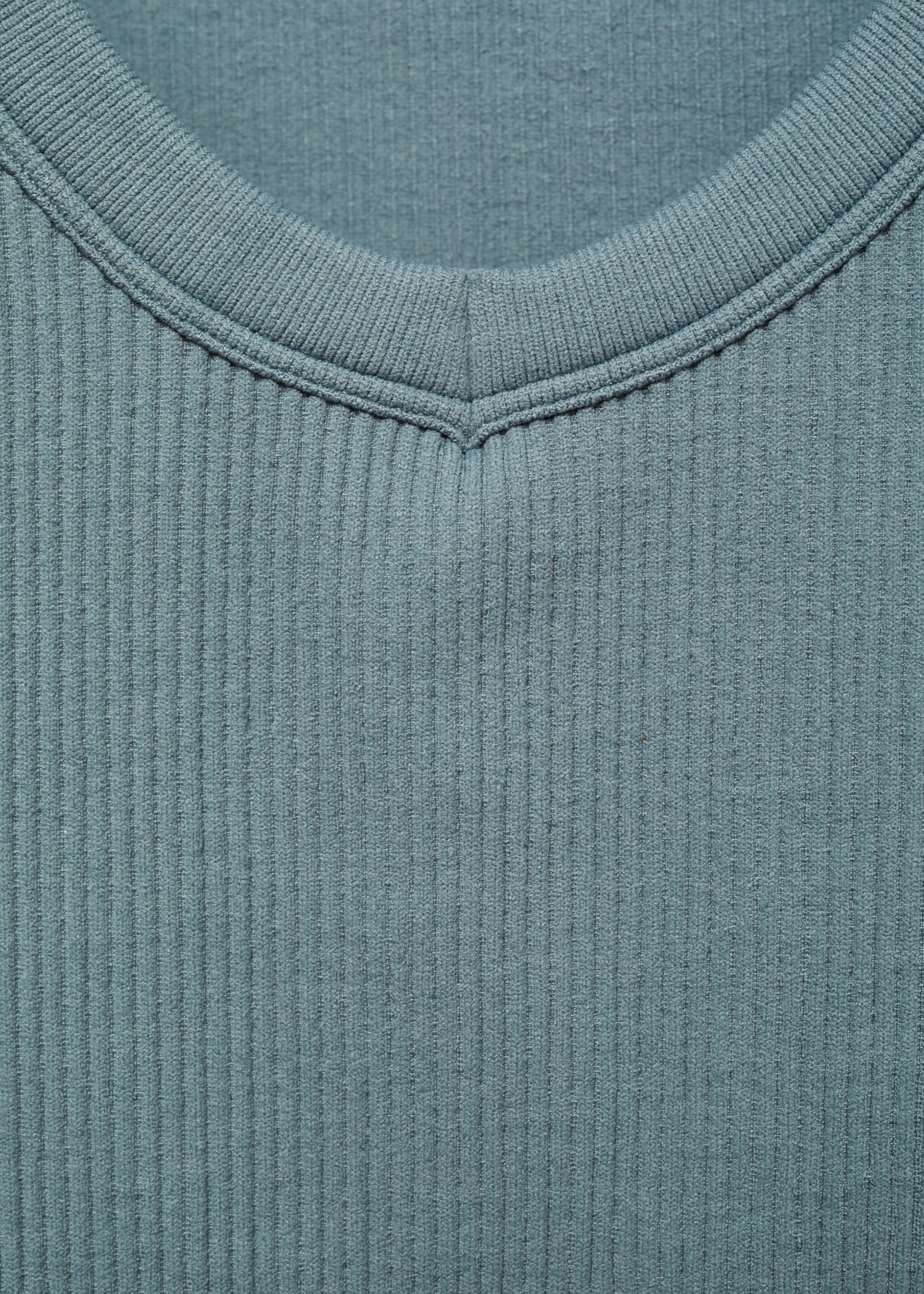 Top crop deportivo - Detalle del artículo 8, Verde menta. Ref: 77018281-00.