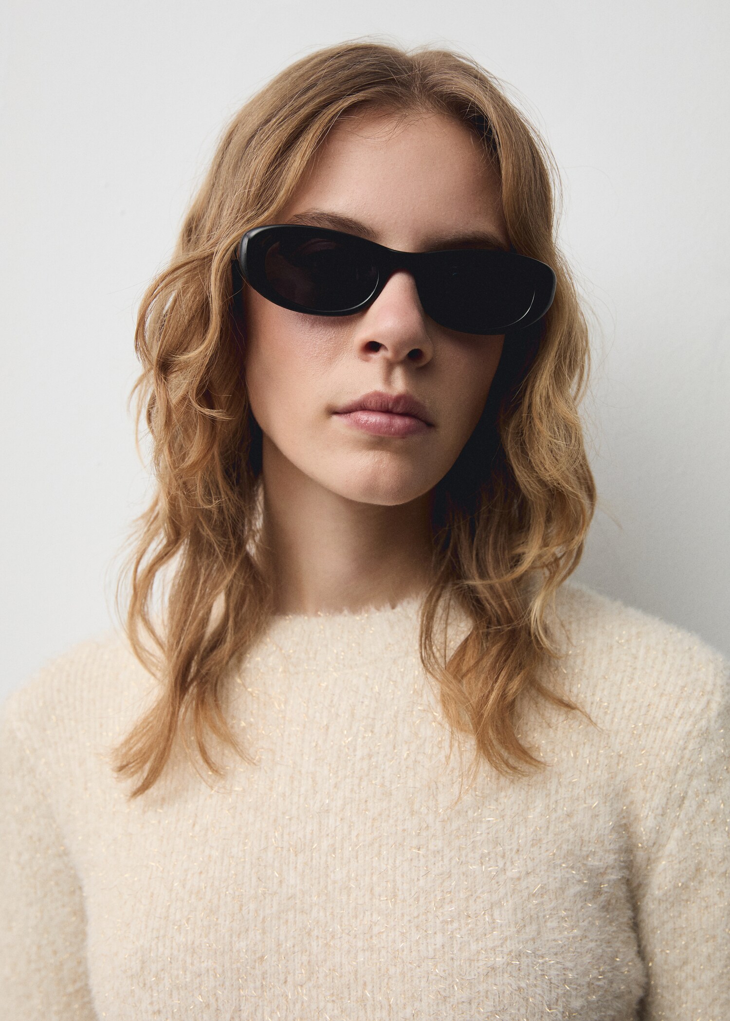 Long-sleeved sweater with glitter detail - Details of the article 1