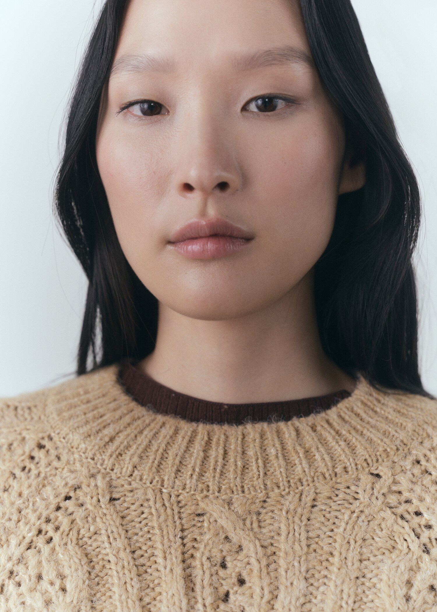 Thick knit round neck sweater - Details of the article 1