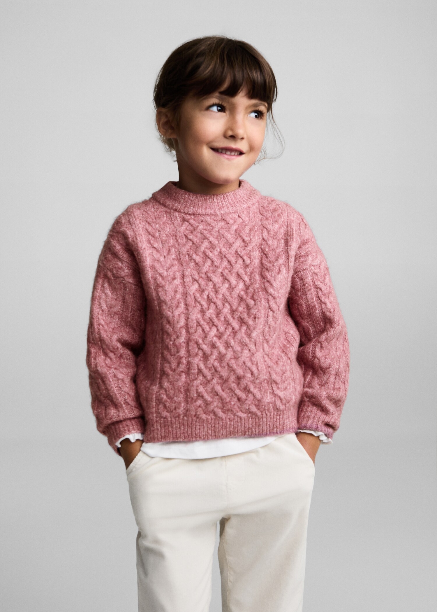 Pull-over maille tressée - Plan moyen