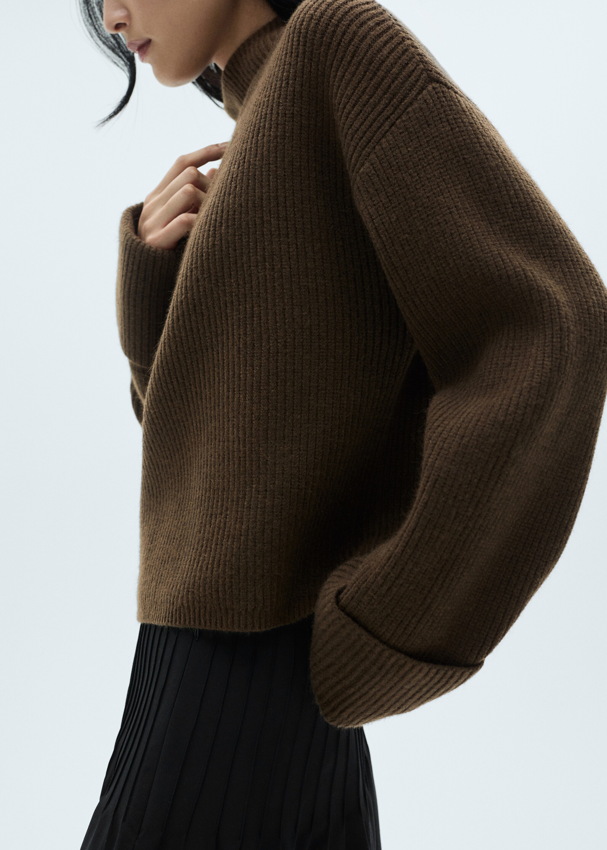 Jersey canalé cuello perkins - Detalle del artículo 6, Khaki. Ref: 77019066-00.