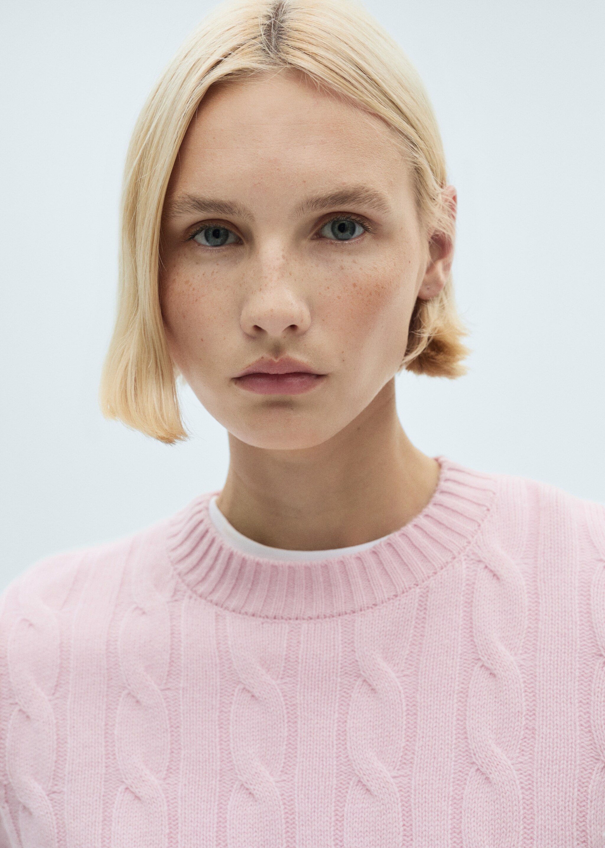 Braided wool sweater - Details of the article 1, Pink. Ref: 77019068-00.