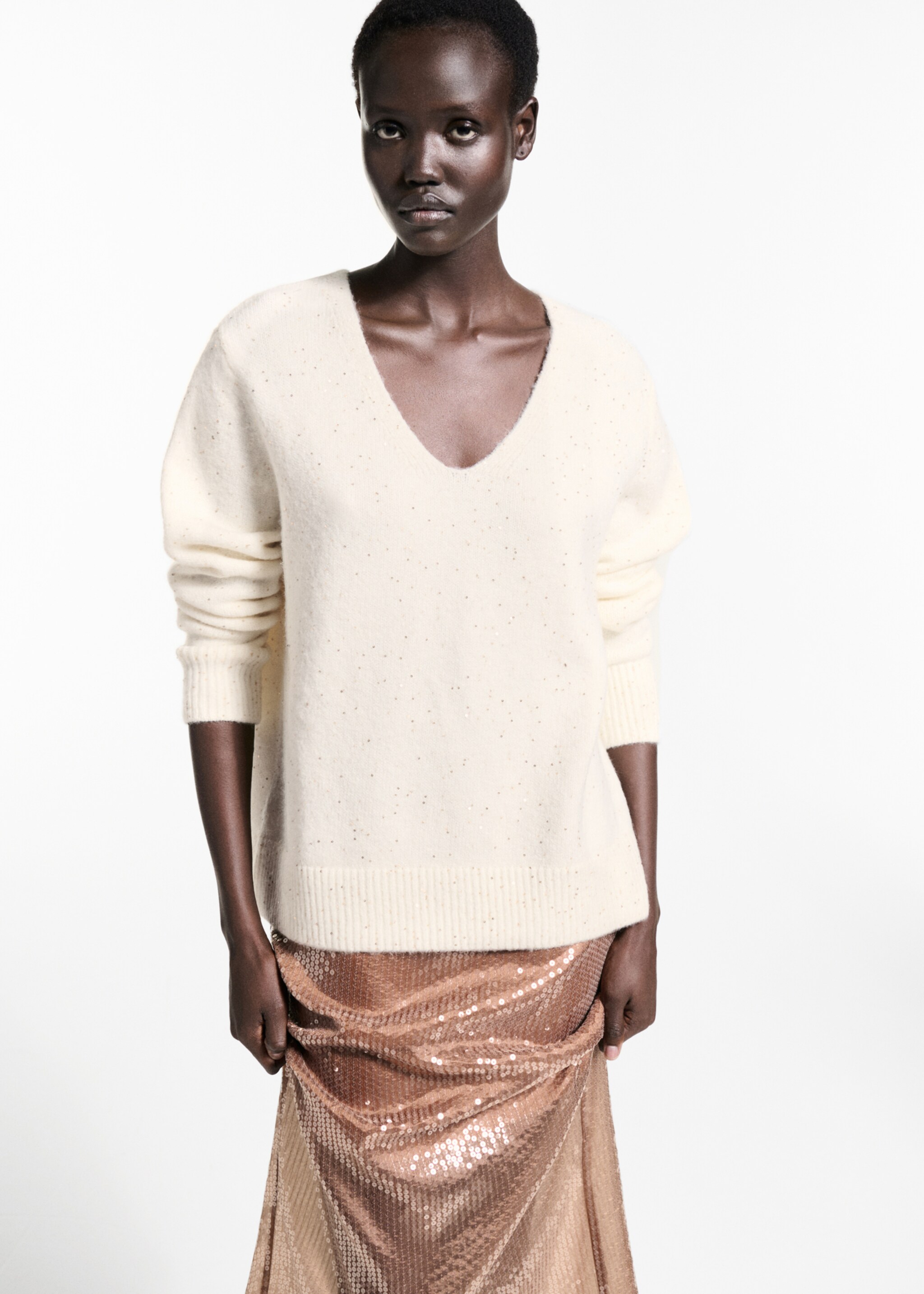 V-neck sequin sweater - Medium plane, Gold. Ref: 77019072-00.