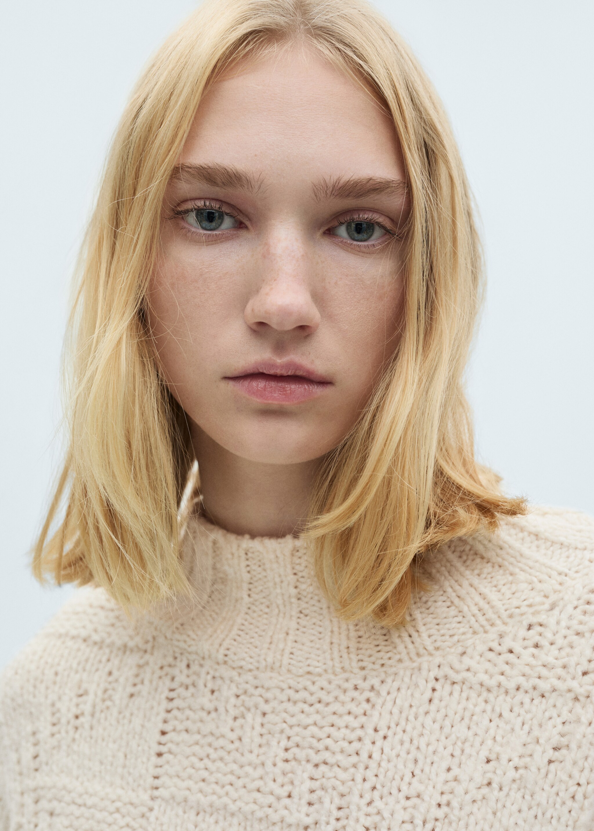 Jersei punt gruixut coll perkins - Detall de l'article 1, Cru. Ref: 77019073-00.