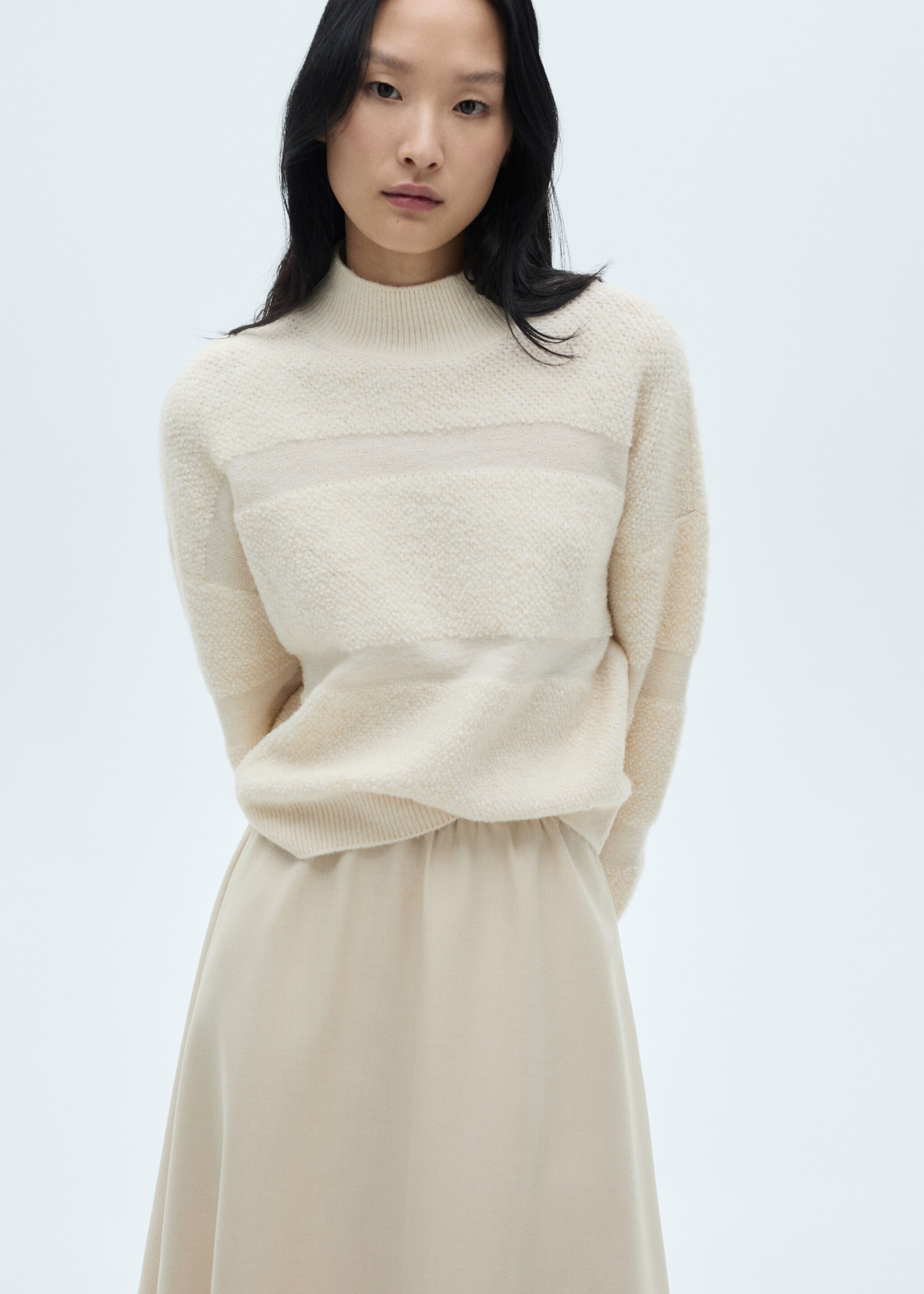 Pull-over empiècements col montant - Plan moyen, Écru. Ref: 77019078-00.