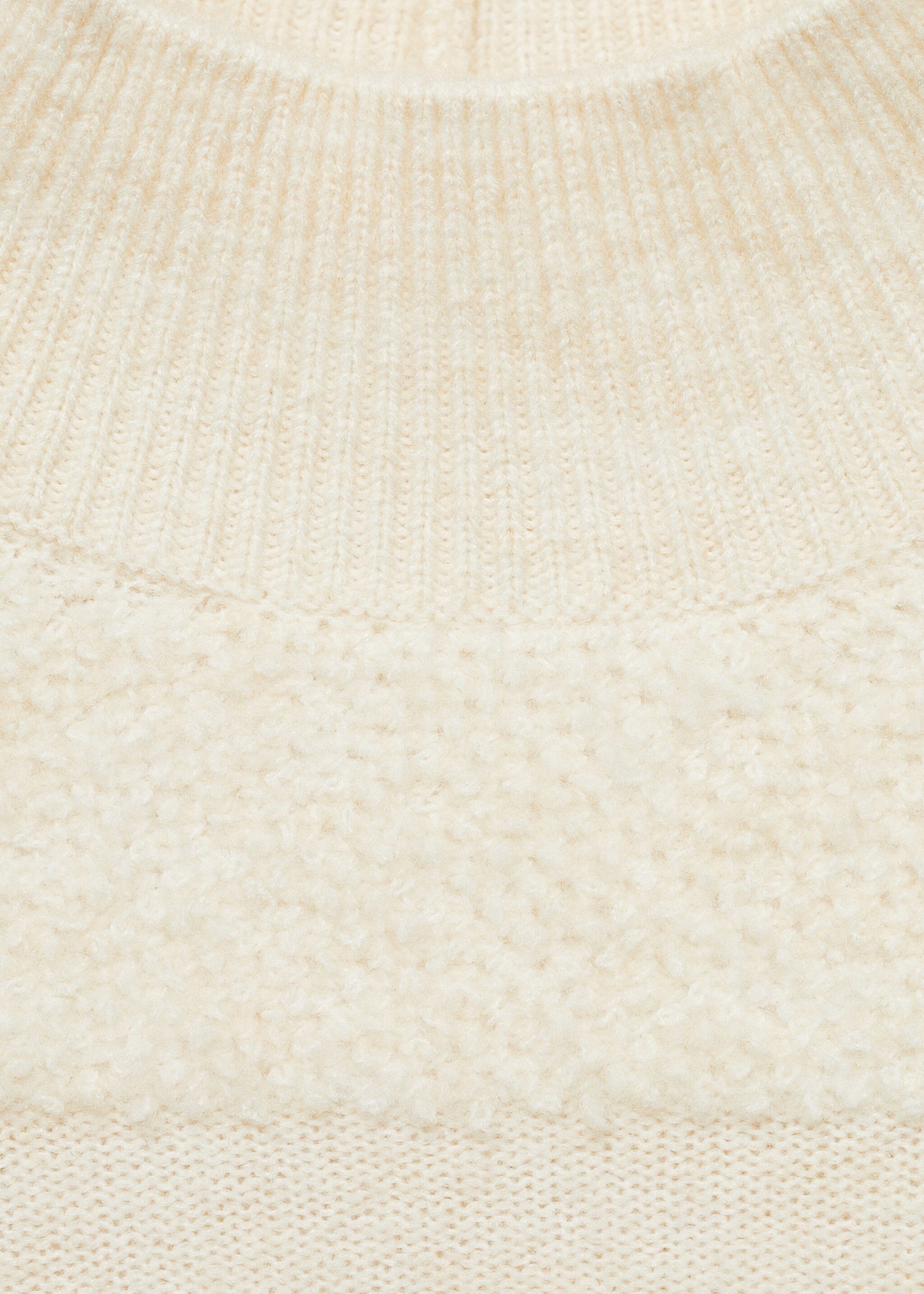 Pull-over empiècements col montant - Détail de l'article 8, Écru. Ref: 77019078-00.