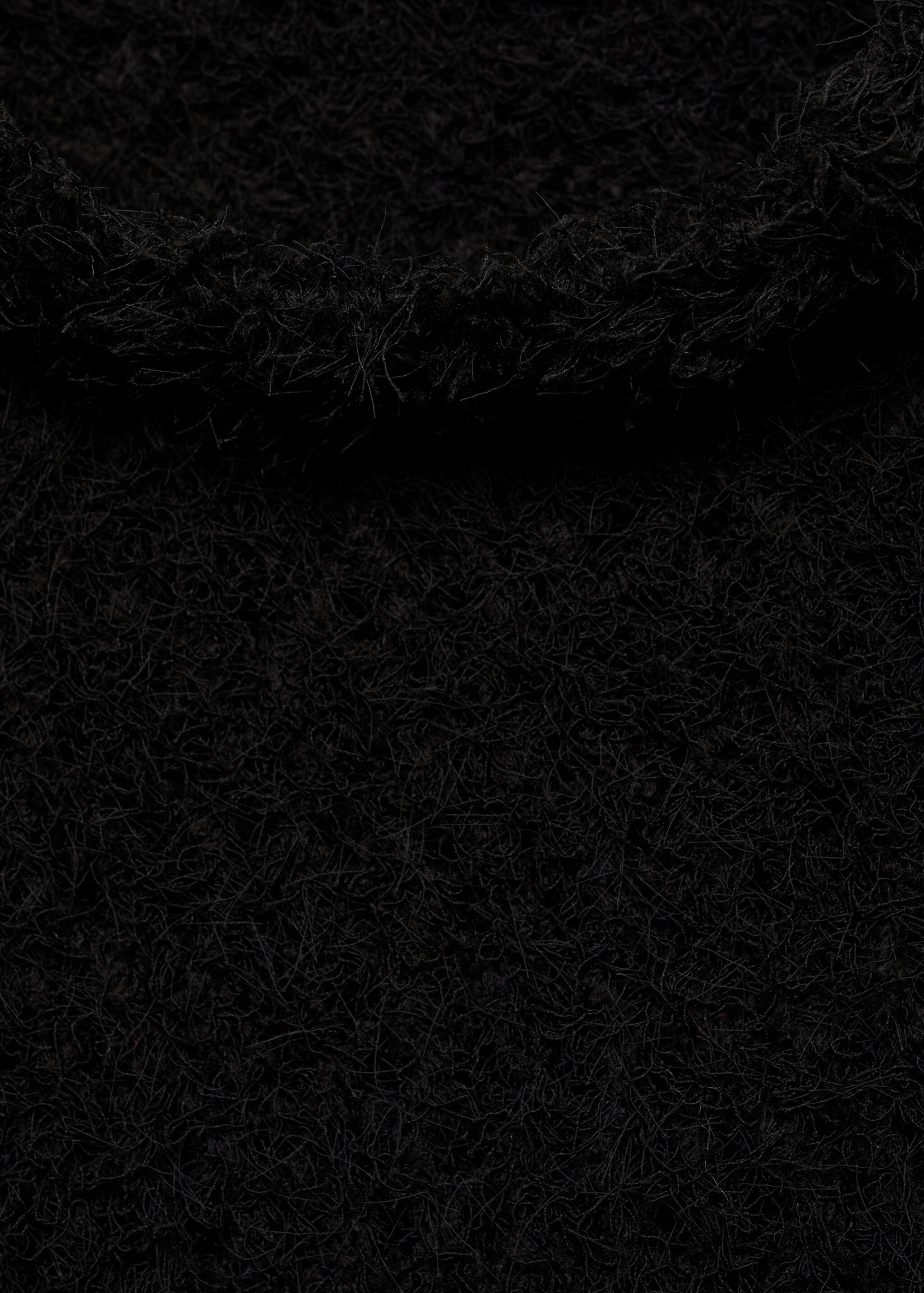 Faux-fur knitted sweater - Details of the article 8, Black. Ref: 77019080-00.