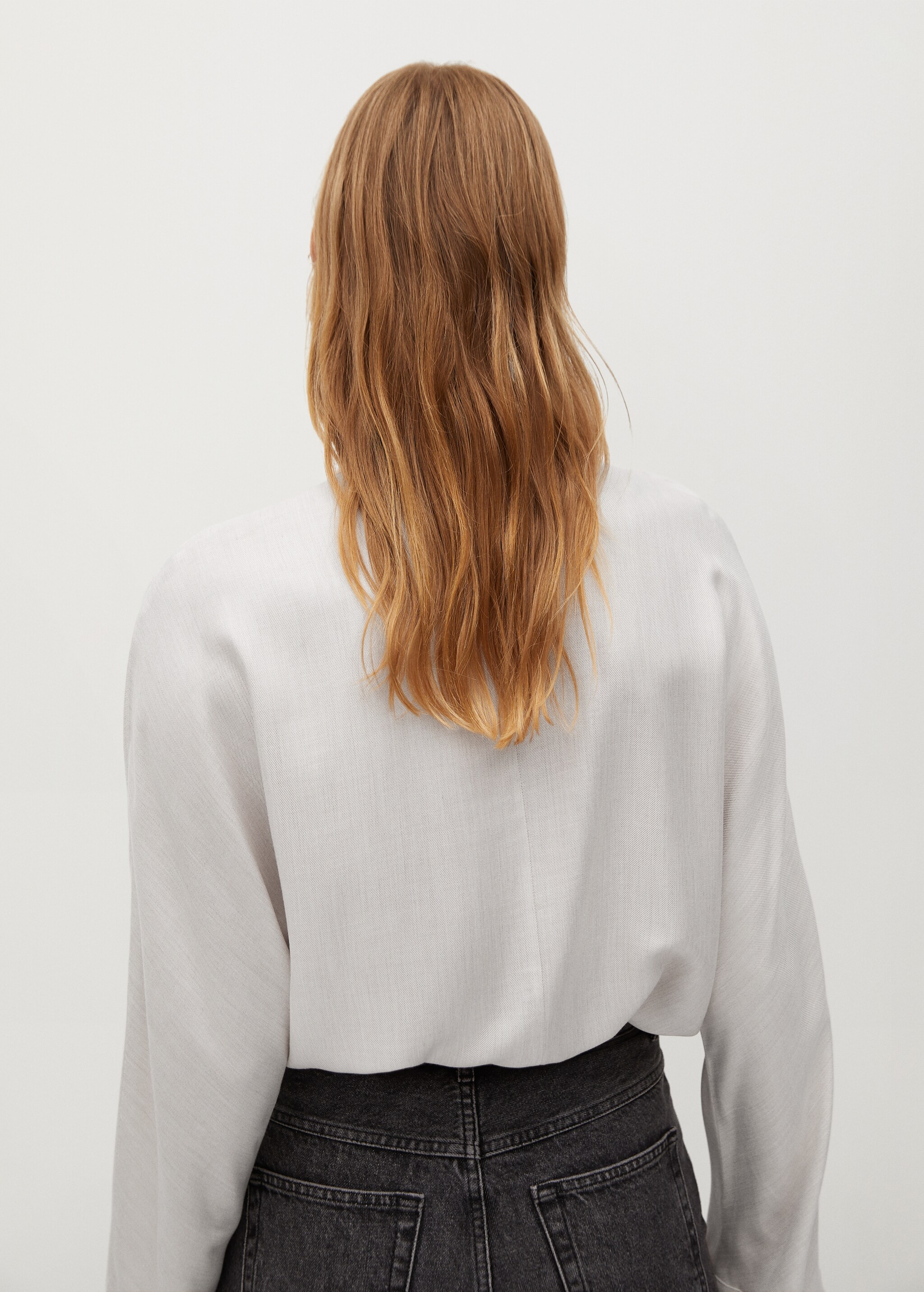 Blusa bolsillo parche - Reverso del artículo